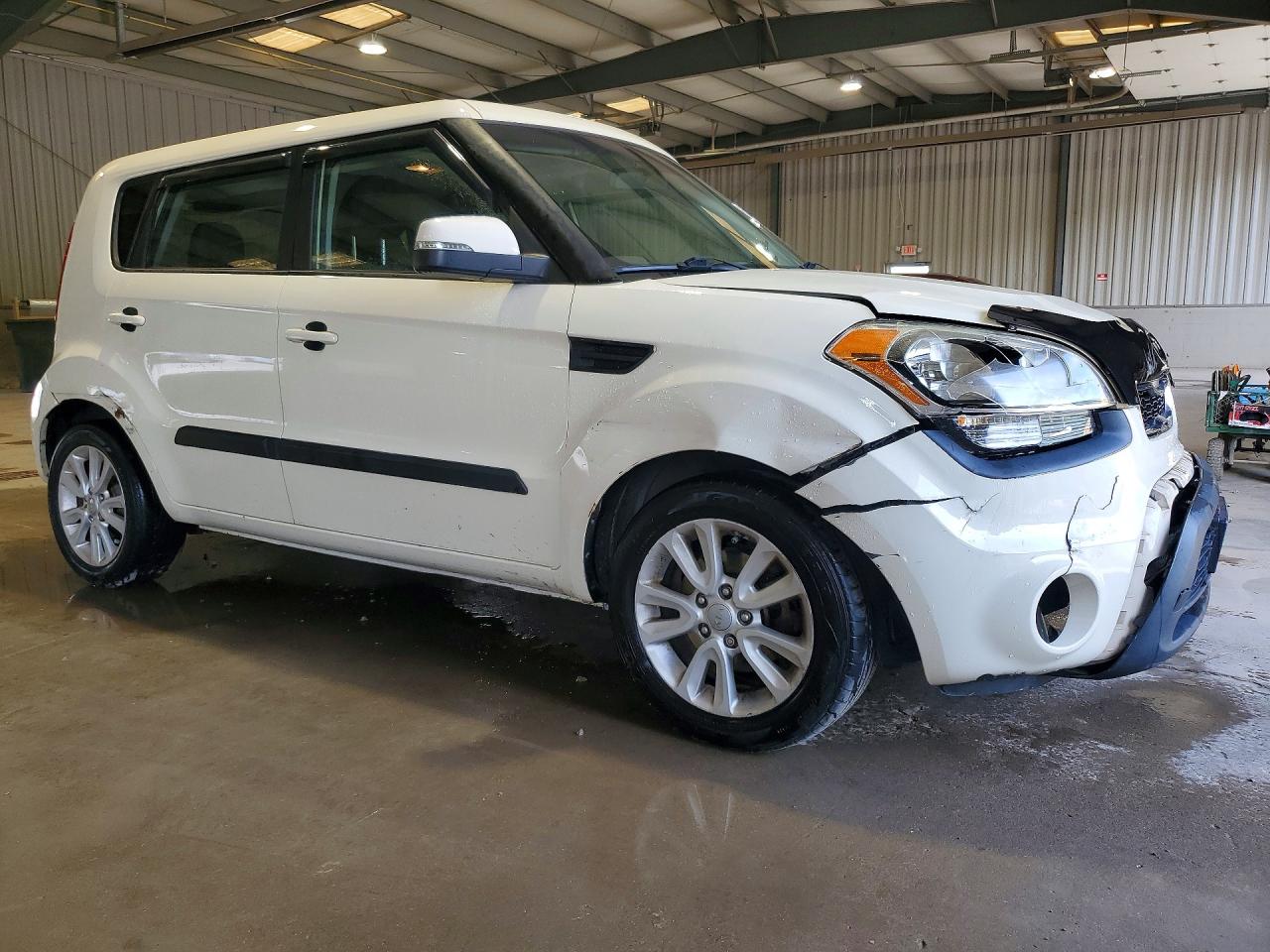 2013 Kia Soul + Белый vin: KNDJT2A64D7522380