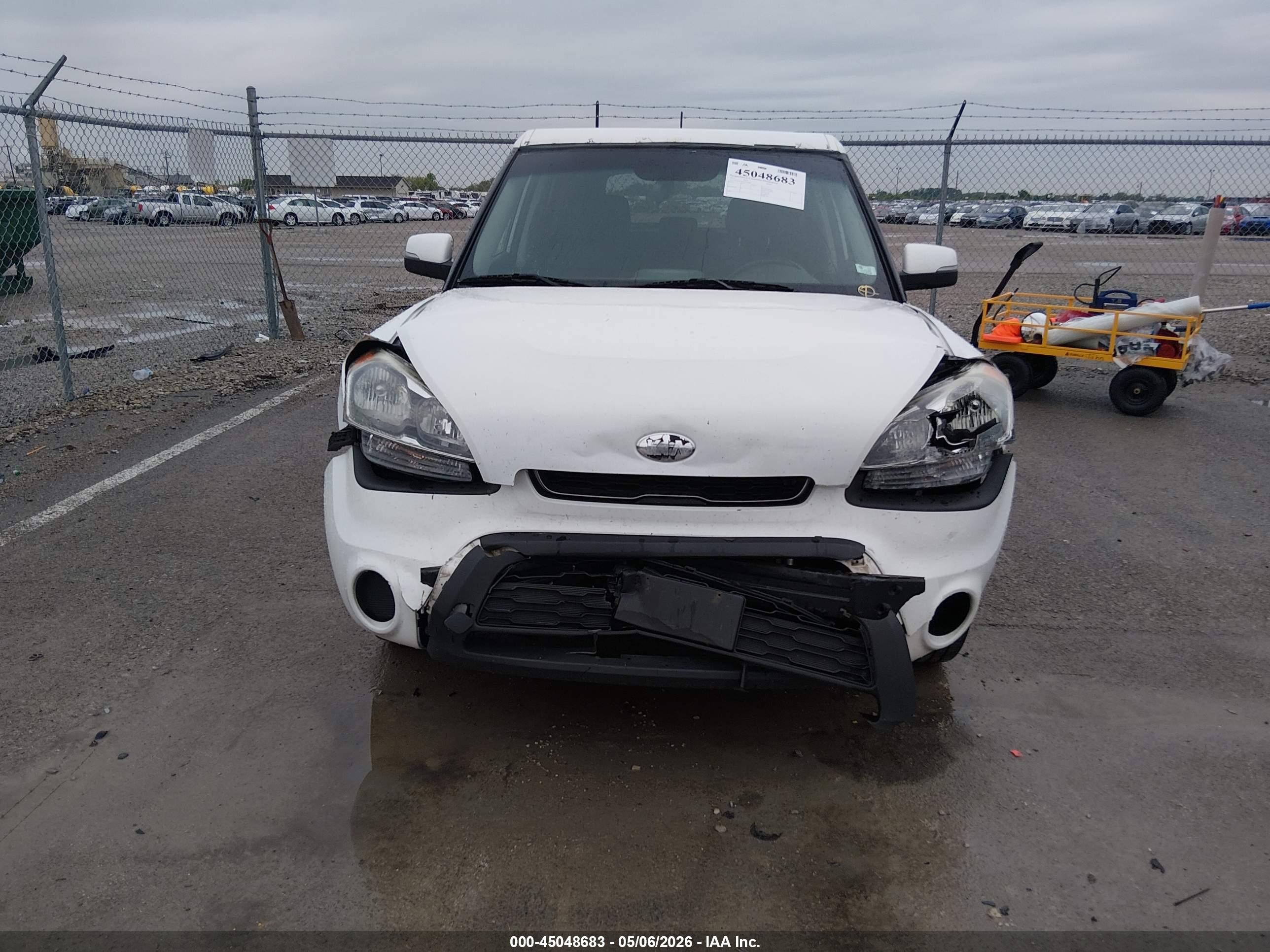 2013 Kia Soul + White vin: KNDJT2A64D7530866
