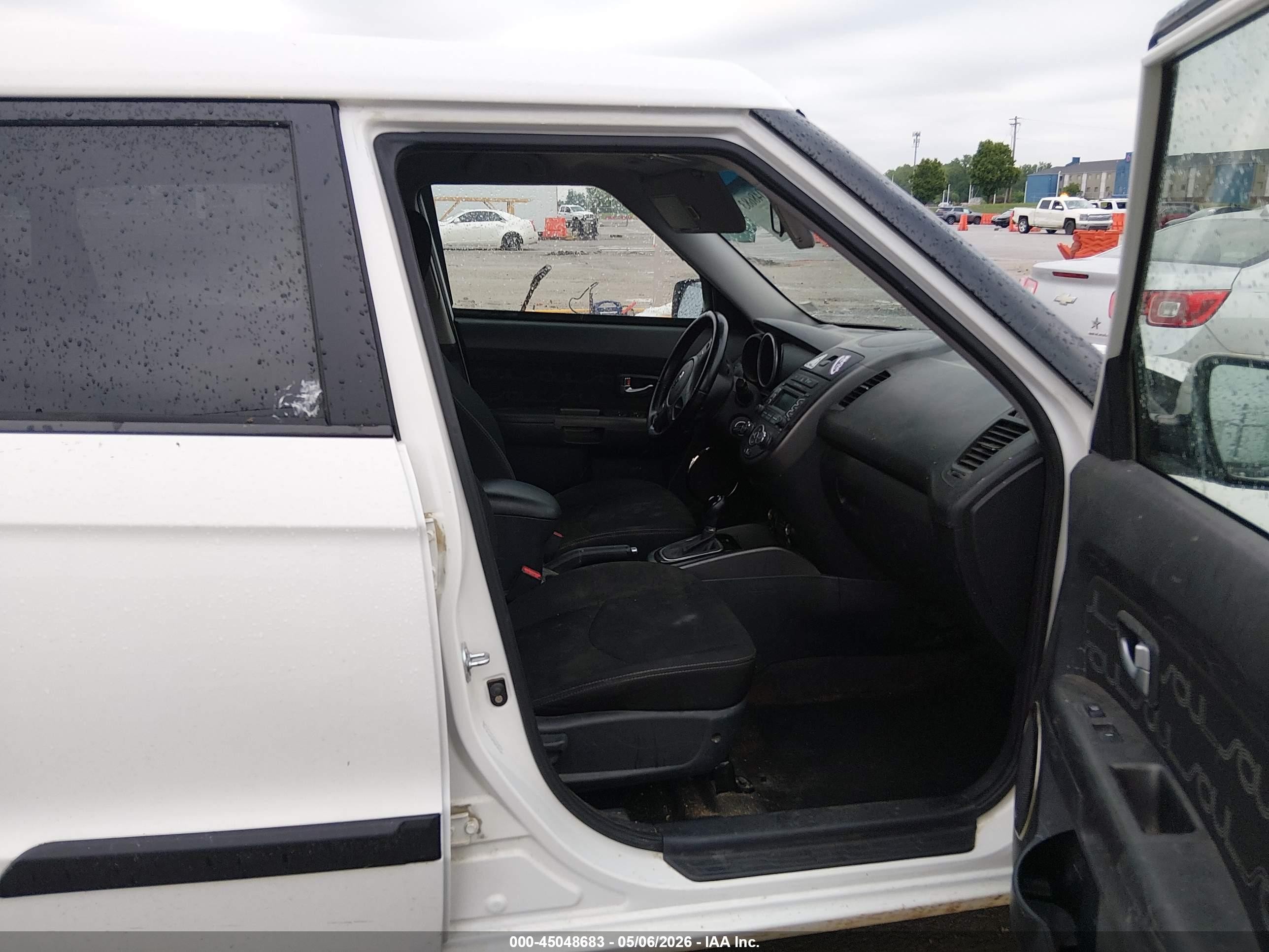 2013 Kia Soul + White vin: KNDJT2A64D7530866