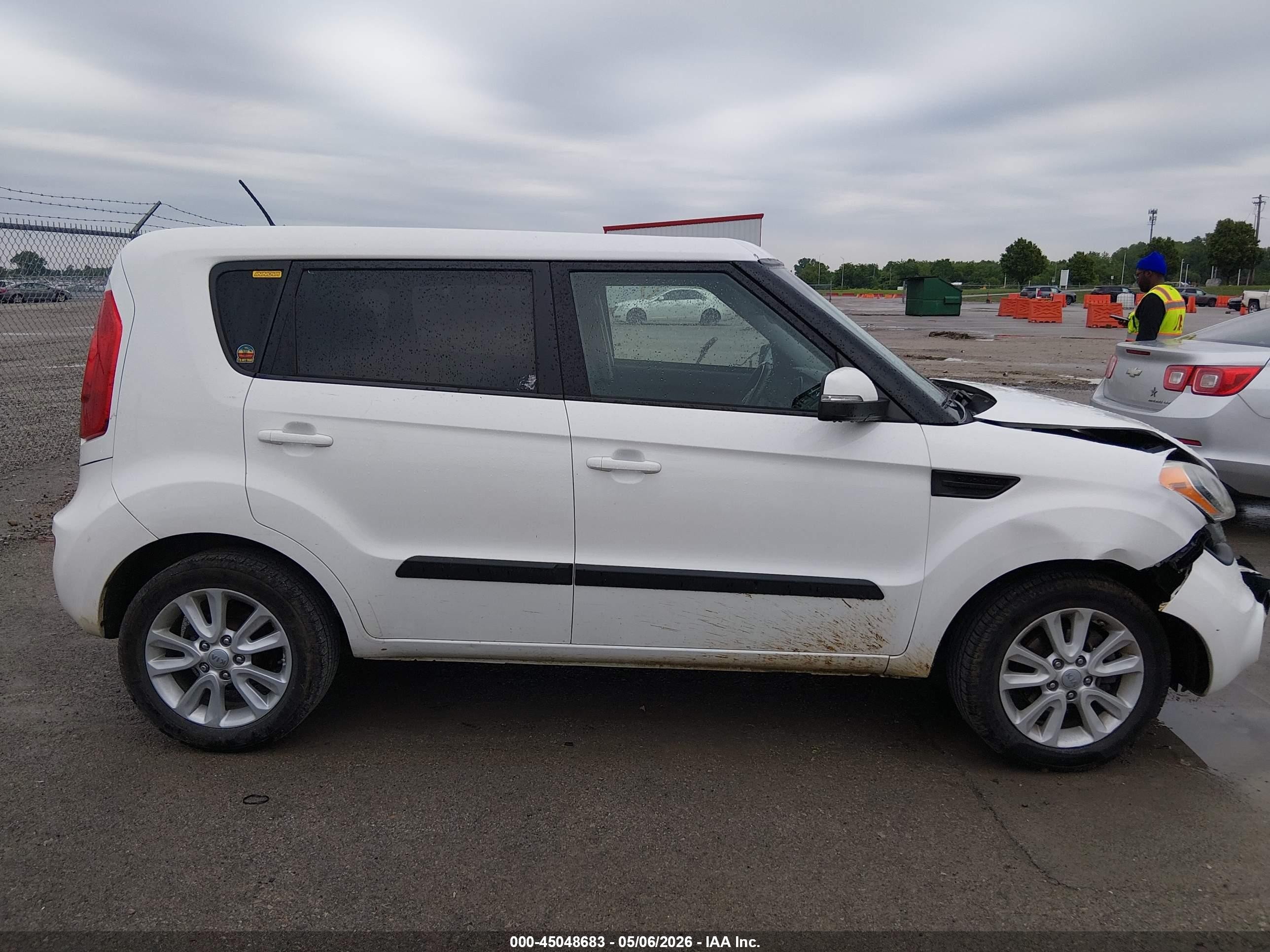 2013 Kia Soul + White vin: KNDJT2A64D7530866
