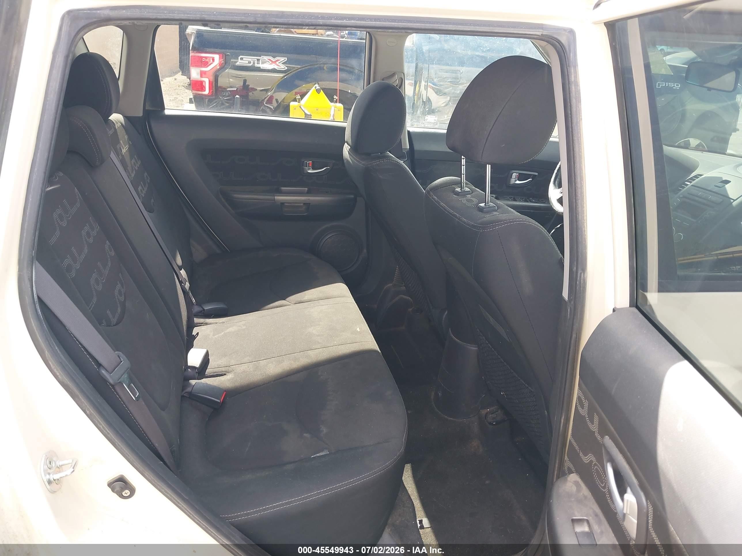 2013 Kia Soul + Кремовый vin: KNDJT2A64D7533489
