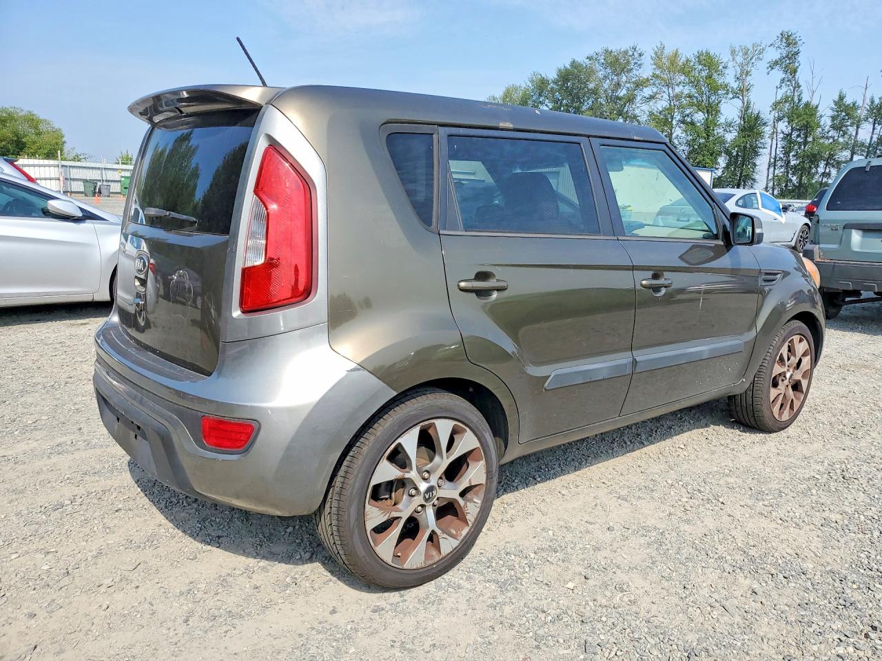 2013 Kia Soul ! Green vin: KNDJT2A64D7547635