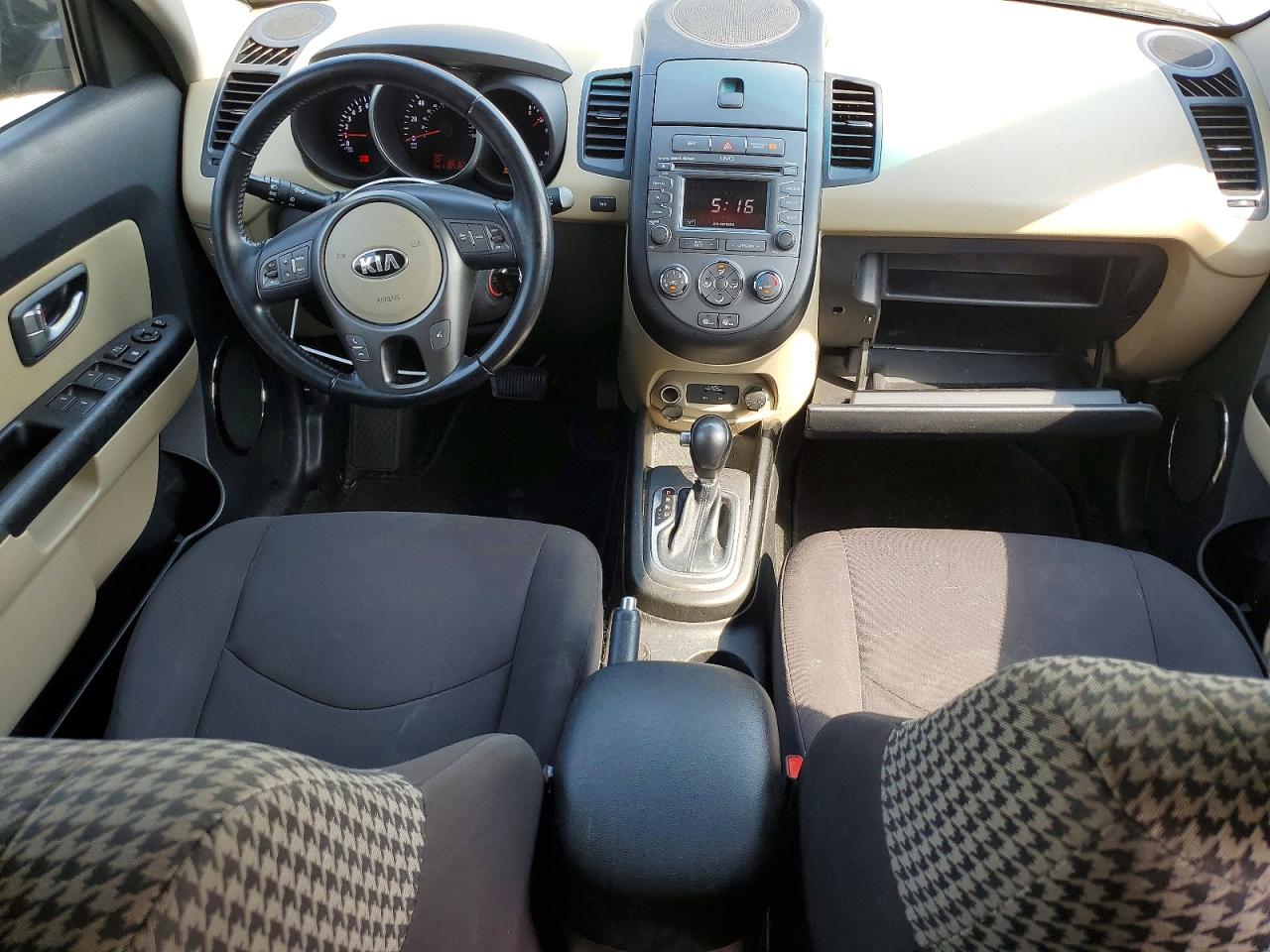 2013 Kia Soul ! Green vin: KNDJT2A64D7547635