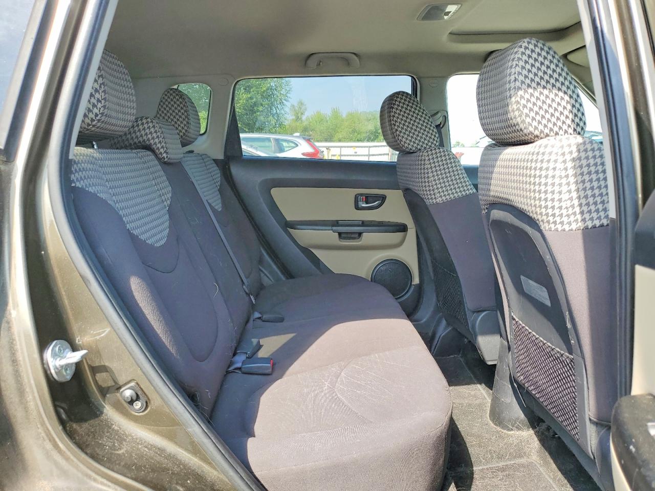 2013 Kia Soul ! Green vin: KNDJT2A64D7547635