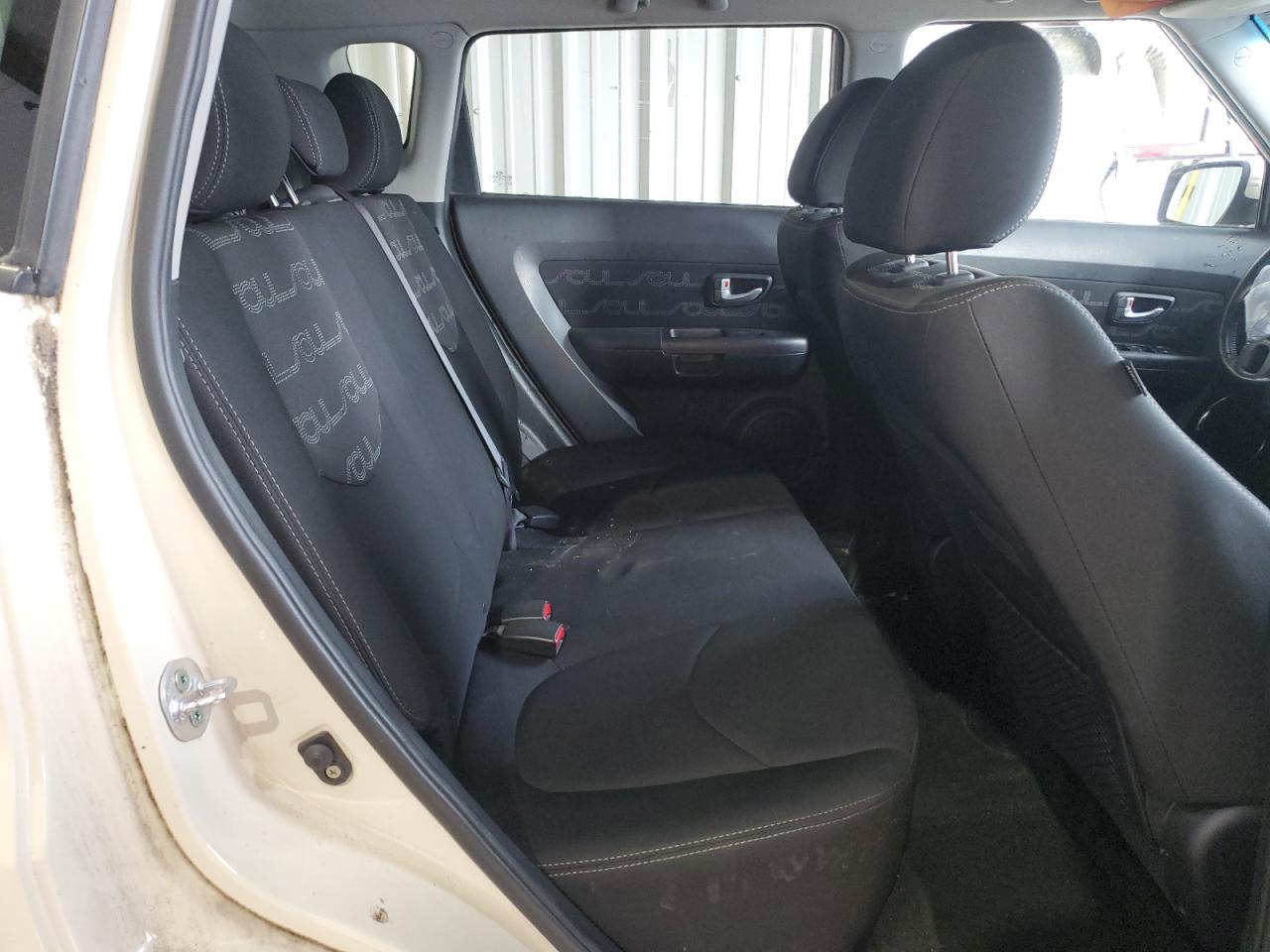 2013 Kia Soul + Beige vin: KNDJT2A64D7547862