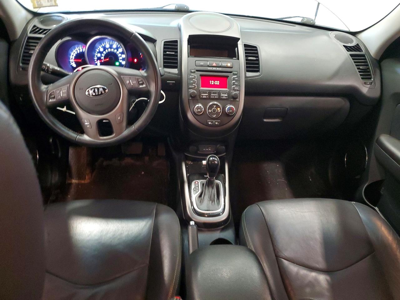 2013 Kia Soul + Green vin: KNDJT2A64D7589951