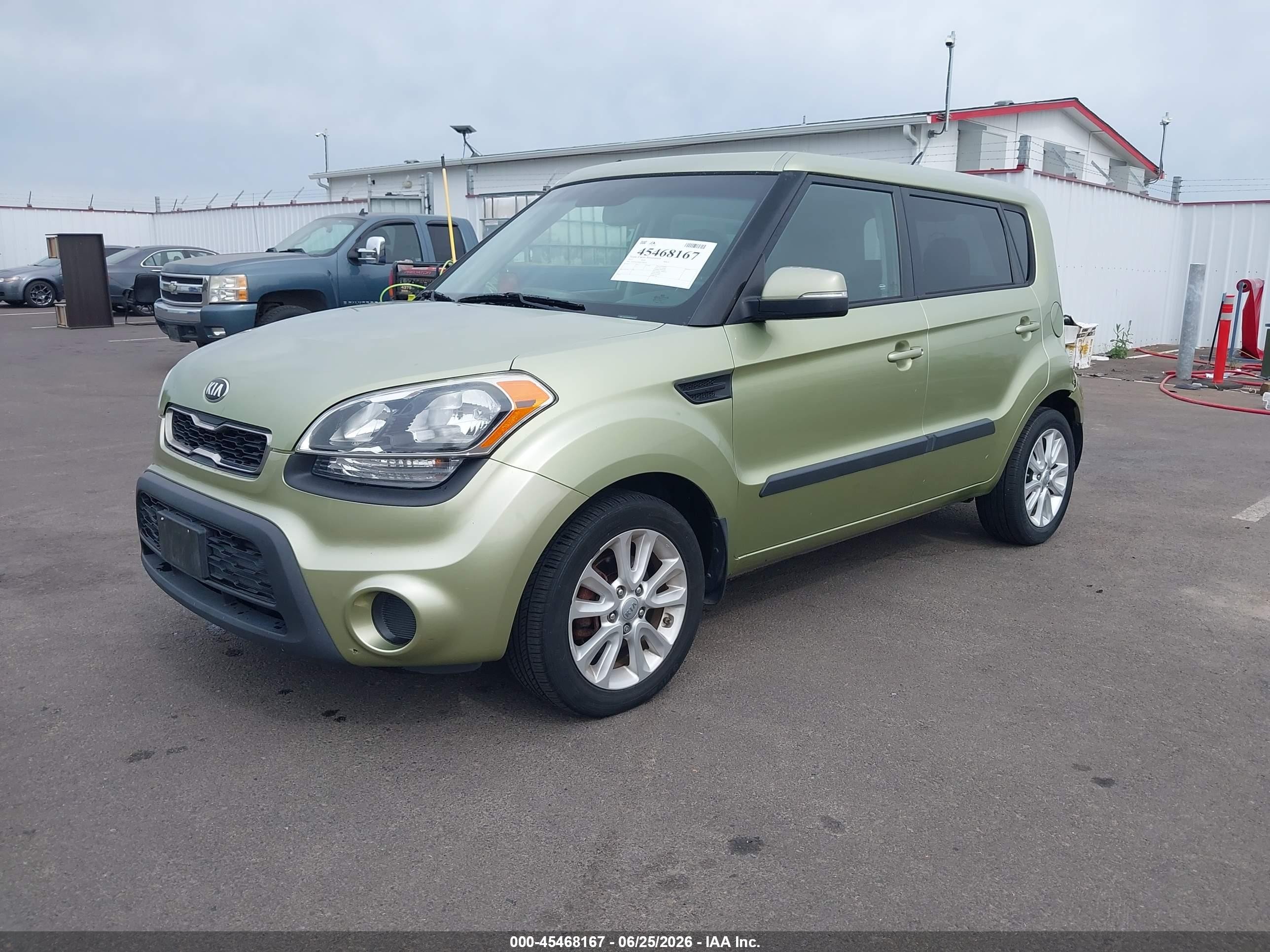 2013 Kia Soul + Green vin: KNDJT2A64D7594762