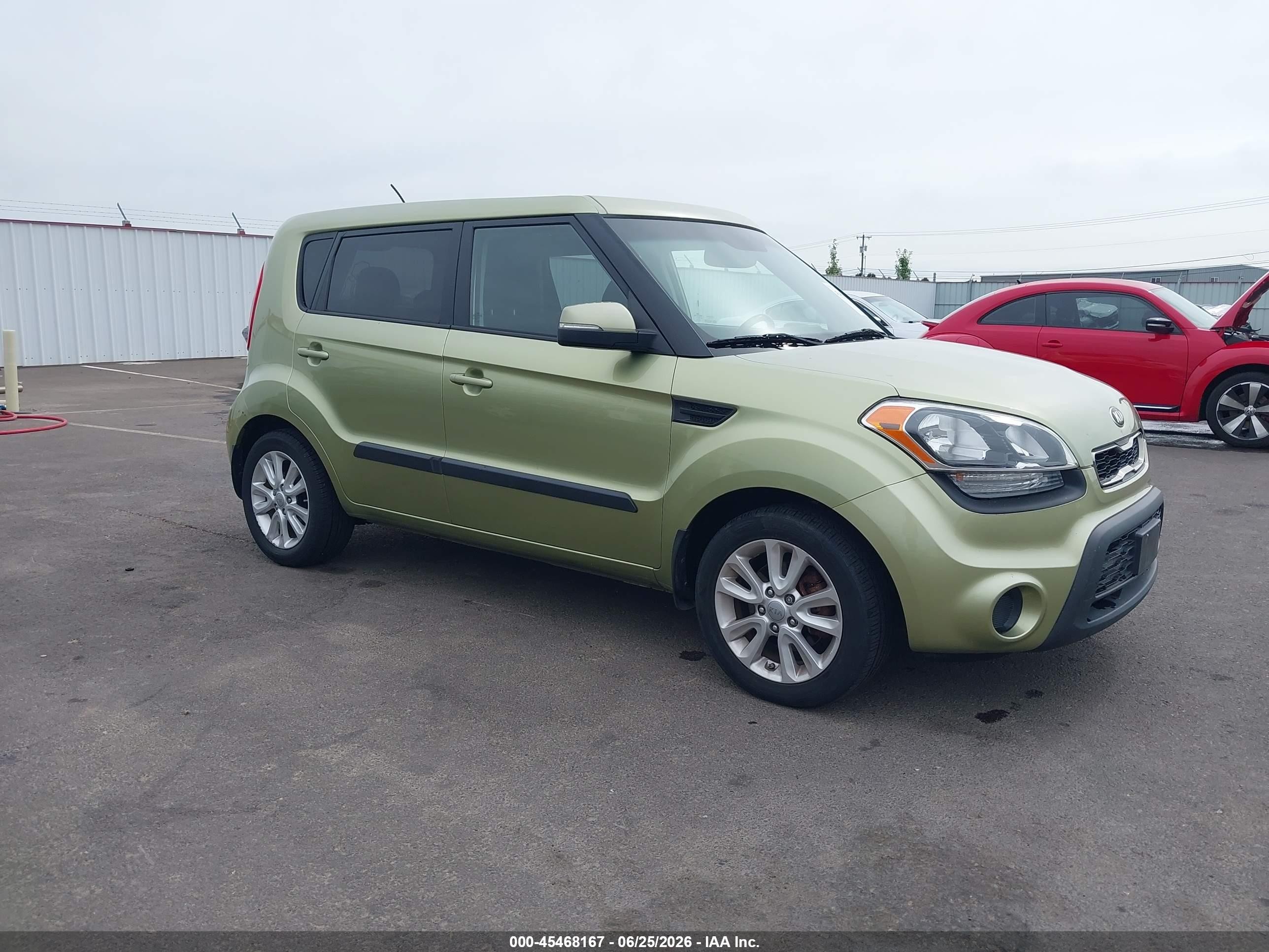 2013 Kia Soul + Green vin: KNDJT2A64D7594762