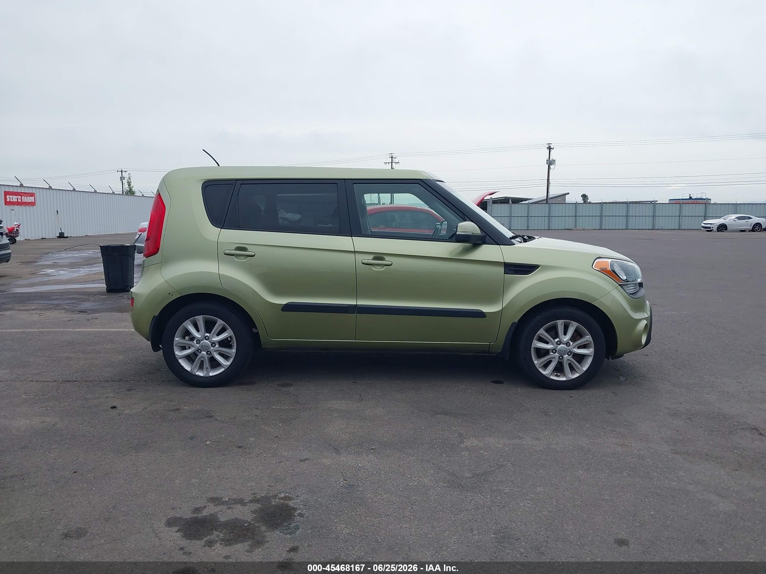 2013 Kia Soul + Green vin: KNDJT2A64D7594762