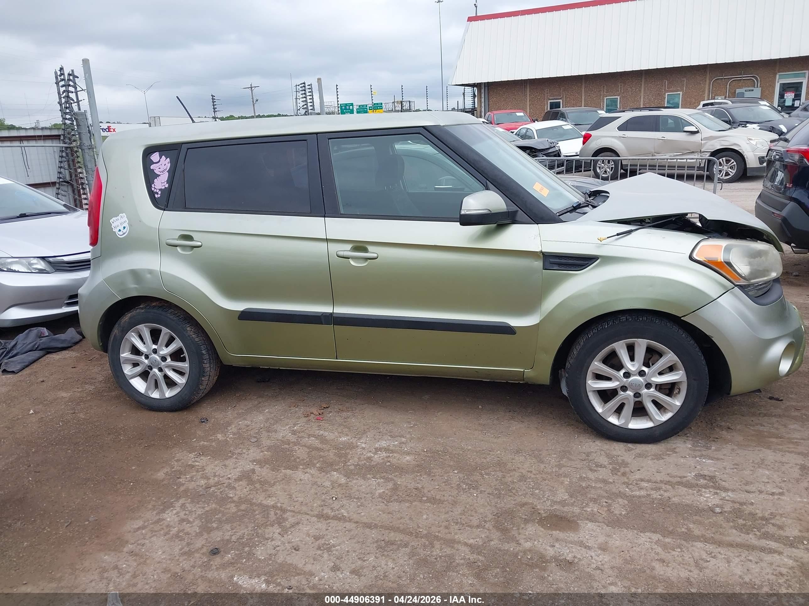 2013 Kia Soul + Белый vin: KNDJT2A64D7608448