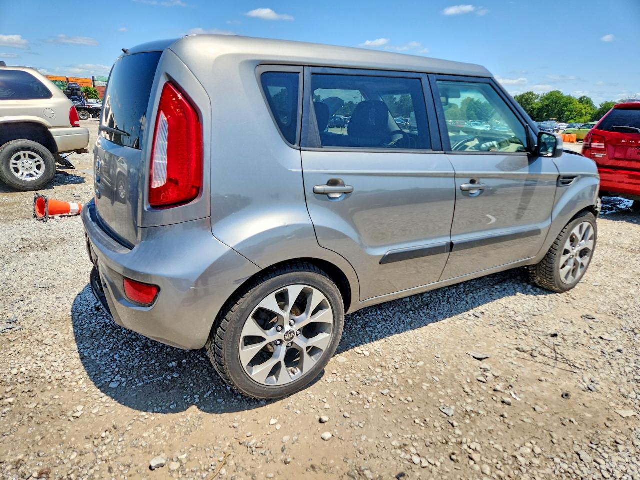 2013 Kia Soul ! Gray vin: KNDJT2A64D7630529