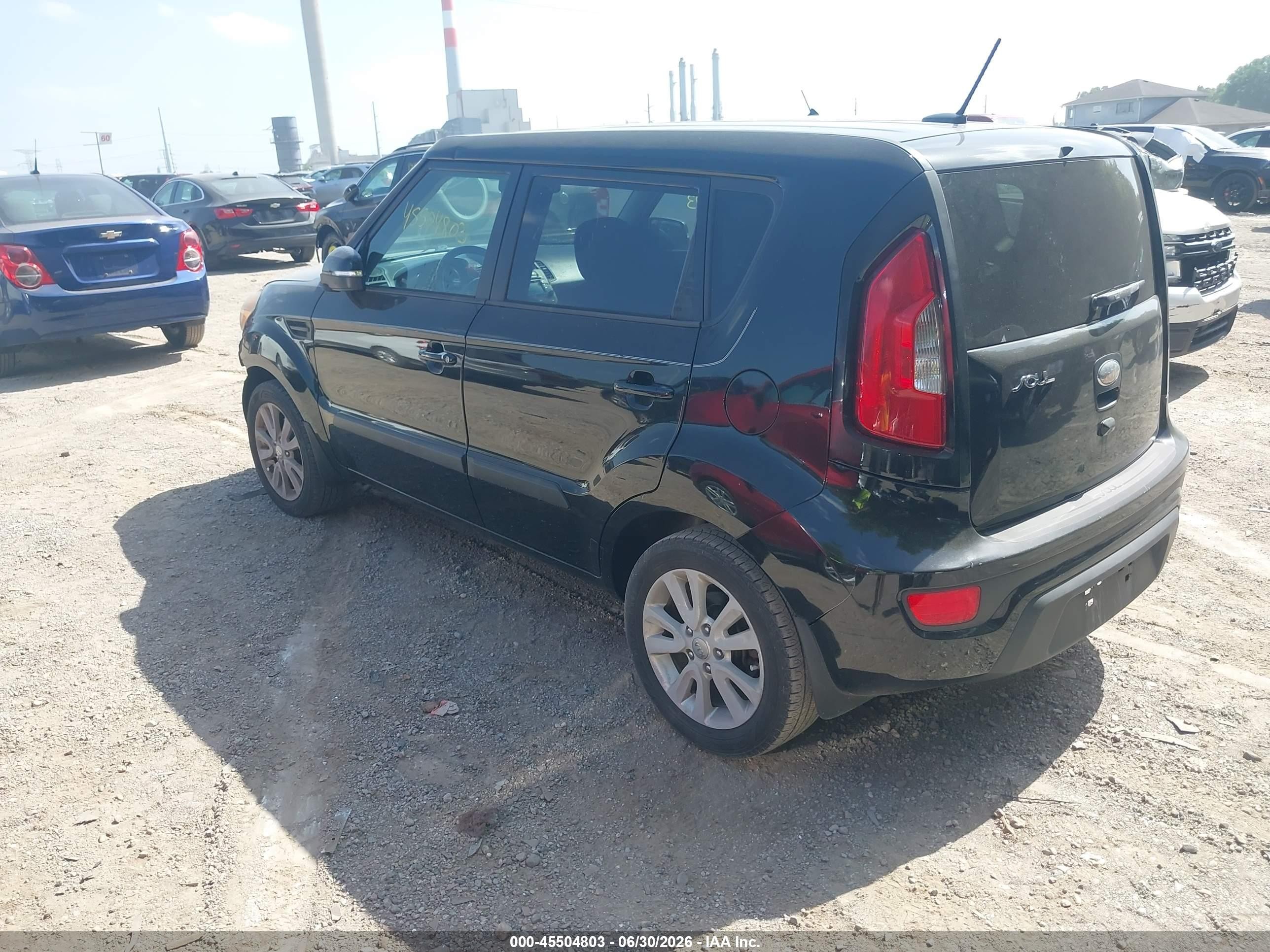 2013 Kia Soul + Black vin: KNDJT2A64D7753456
