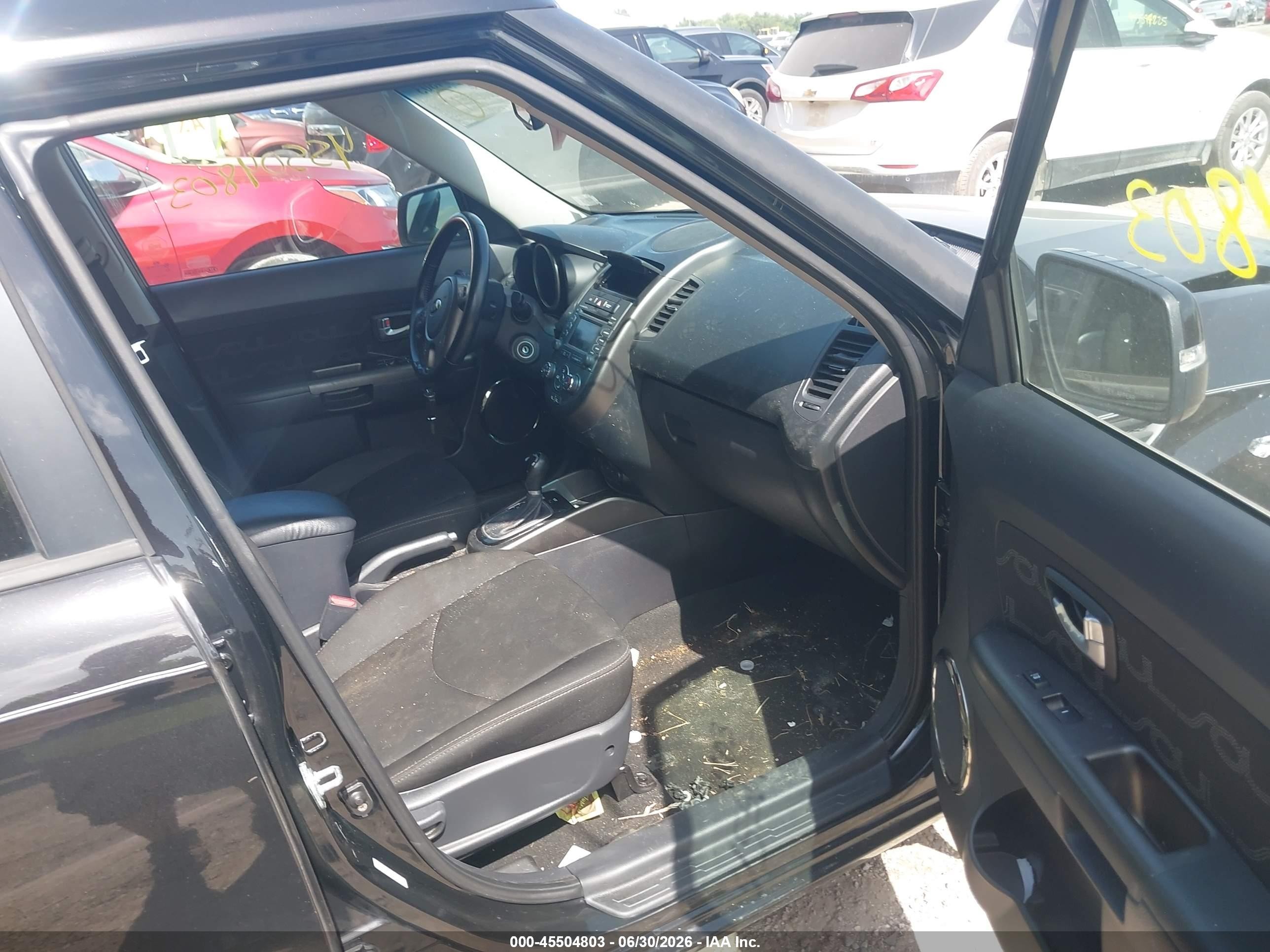 2013 Kia Soul + Black vin: KNDJT2A64D7753456