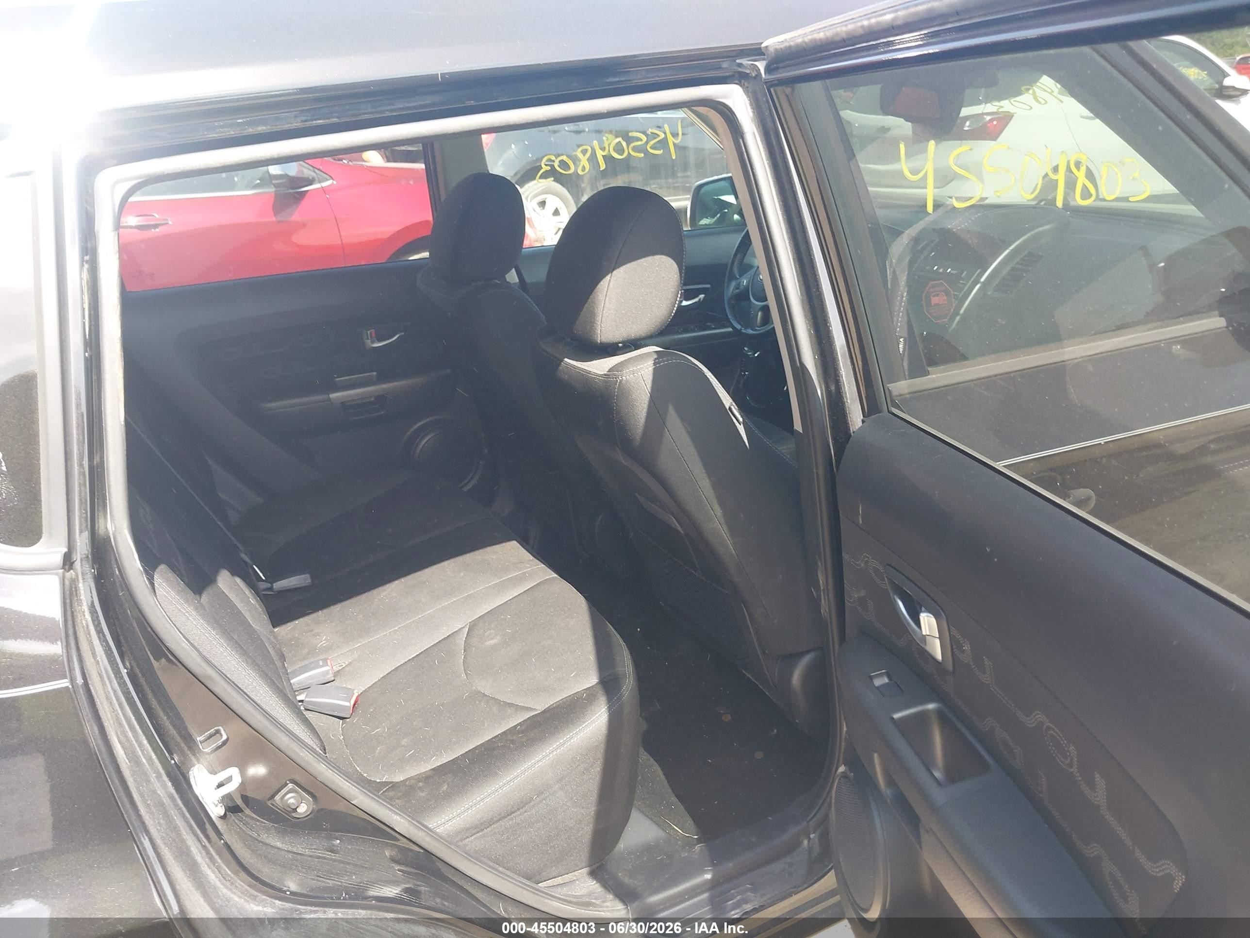 2013 Kia Soul + Black vin: KNDJT2A64D7753456
