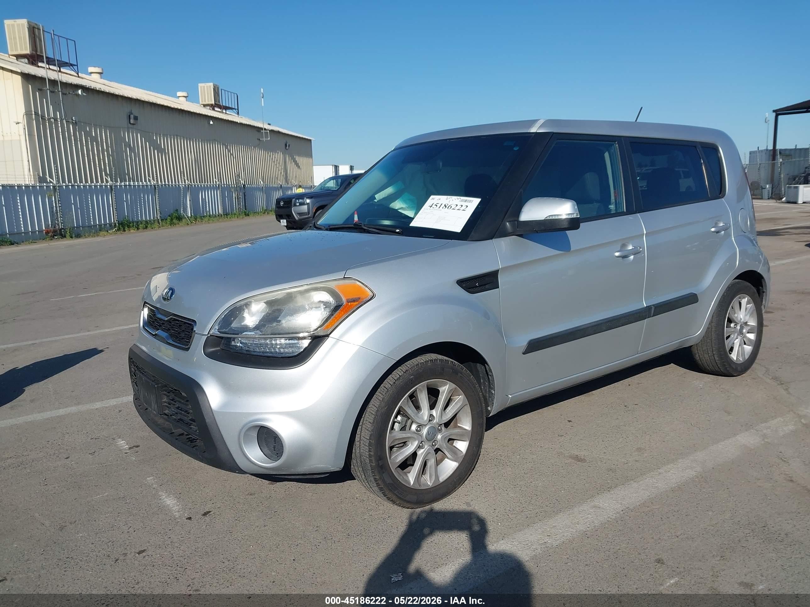 2013 Kia Soul + Silver vin: KNDJT2A64D7755045