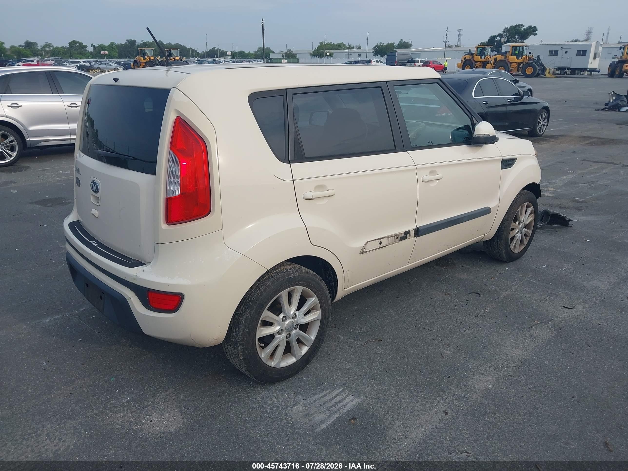 2013 Kia Soul + Tan vin: KNDJT2A64D7756342