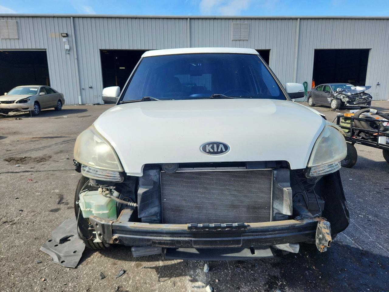 2013 Kia Soul + White vin: KNDJT2A64D7776980