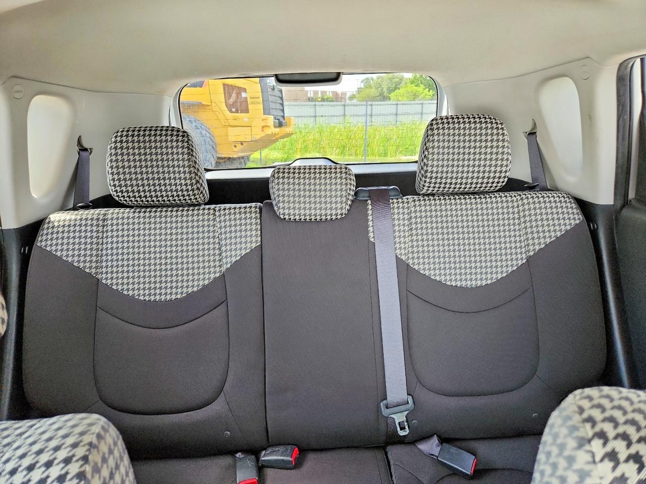2012 Kia Soul ! Silver vin: KNDJT2A65C7369751