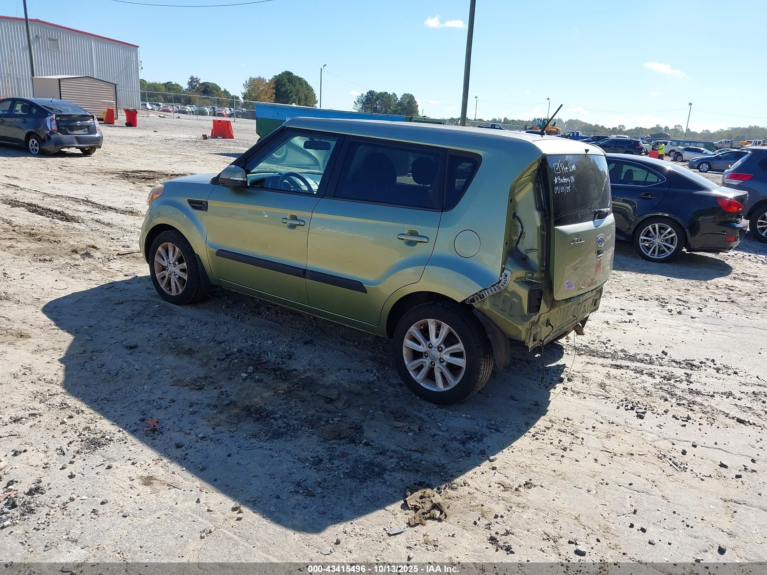 2012 Kia Soul + Green vin: KNDJT2A65C7388459