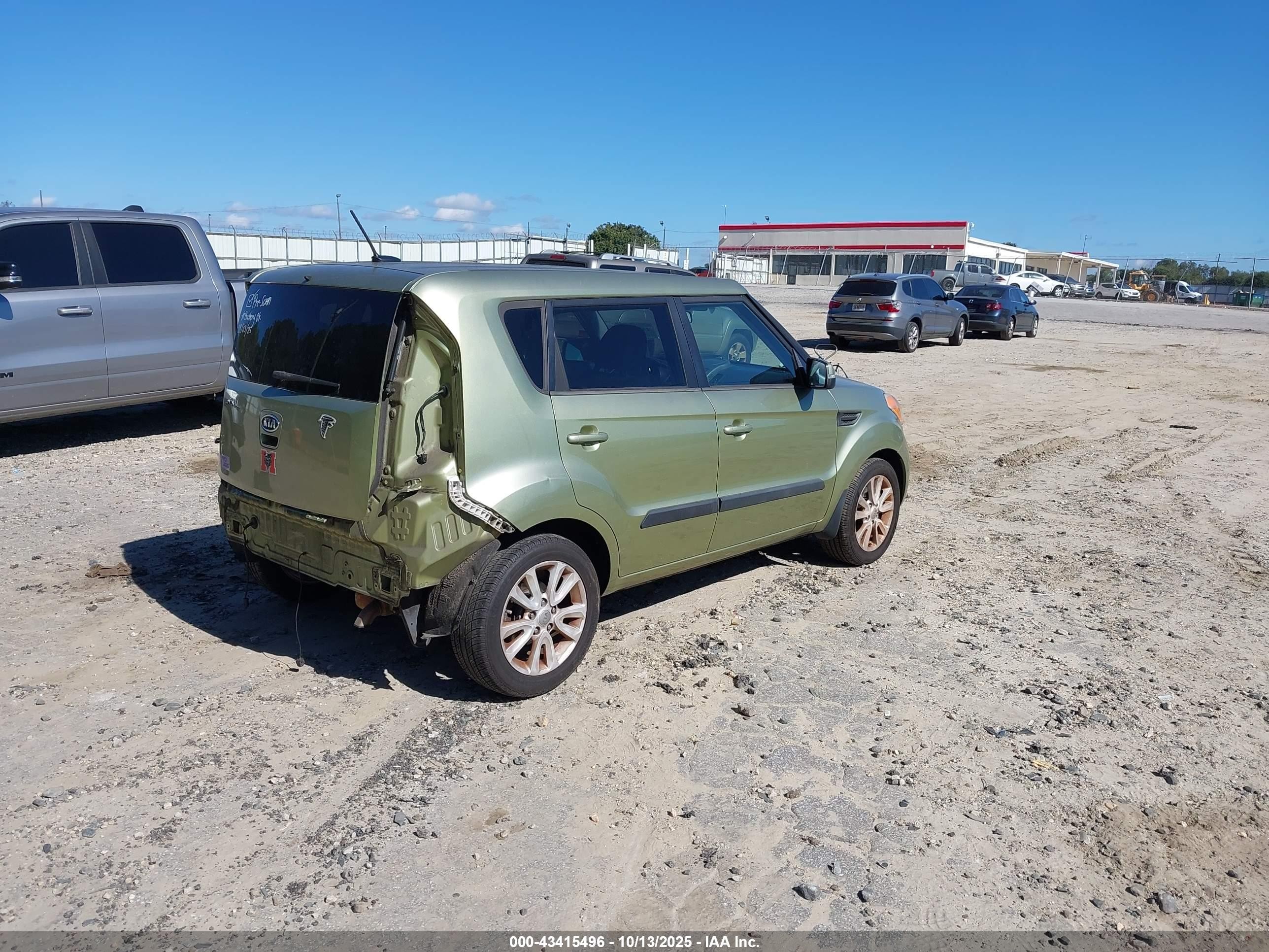 2012 Kia Soul + Green vin: KNDJT2A65C7388459