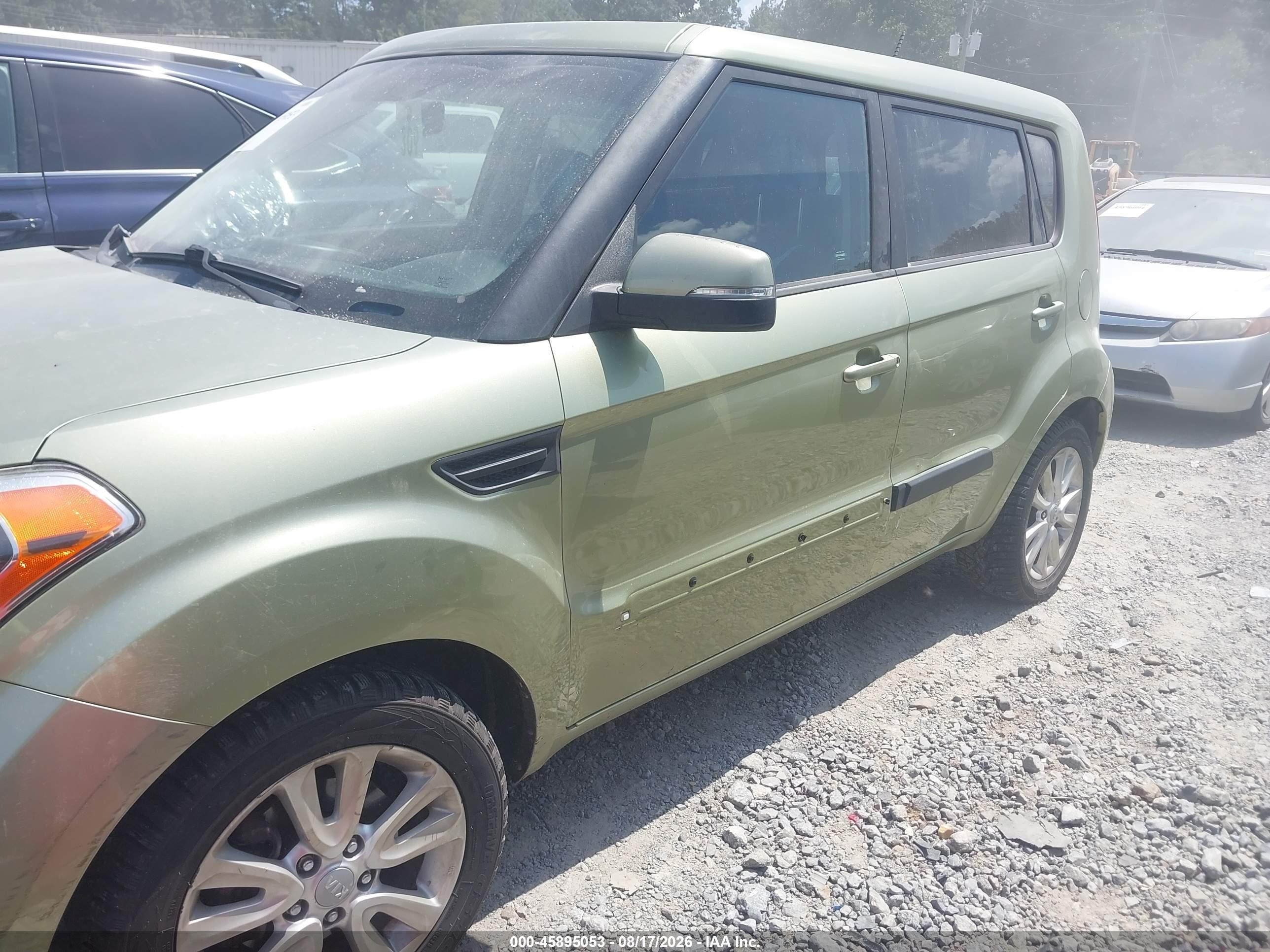 2012 Kia Soul + Green vin: KNDJT2A65C7411268