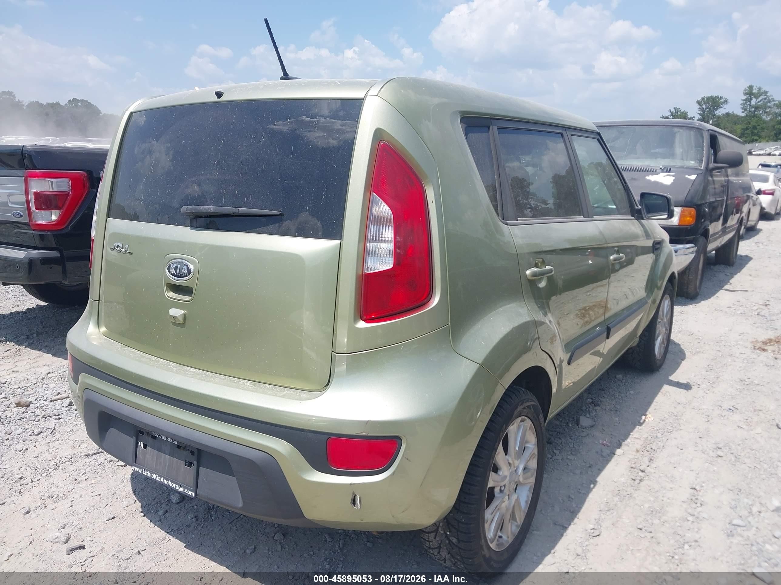 2012 Kia Soul + Green vin: KNDJT2A65C7411268
