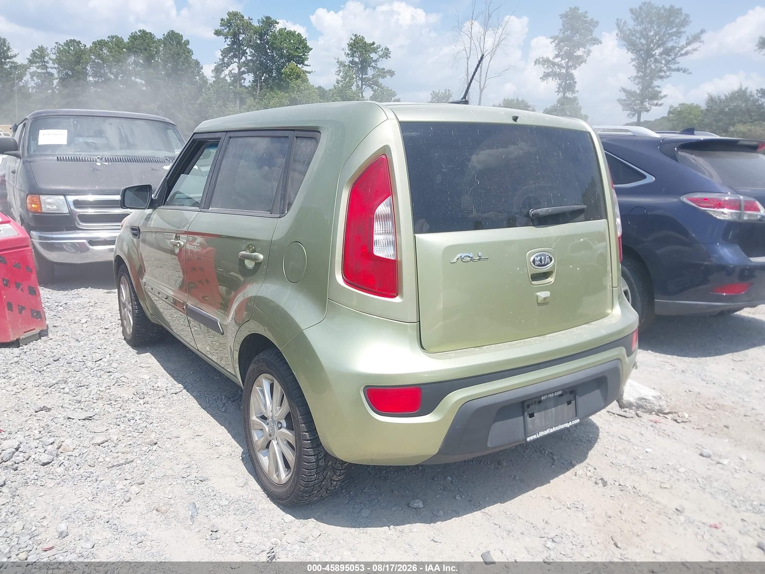 2012 Kia Soul + Green vin: KNDJT2A65C7411268
