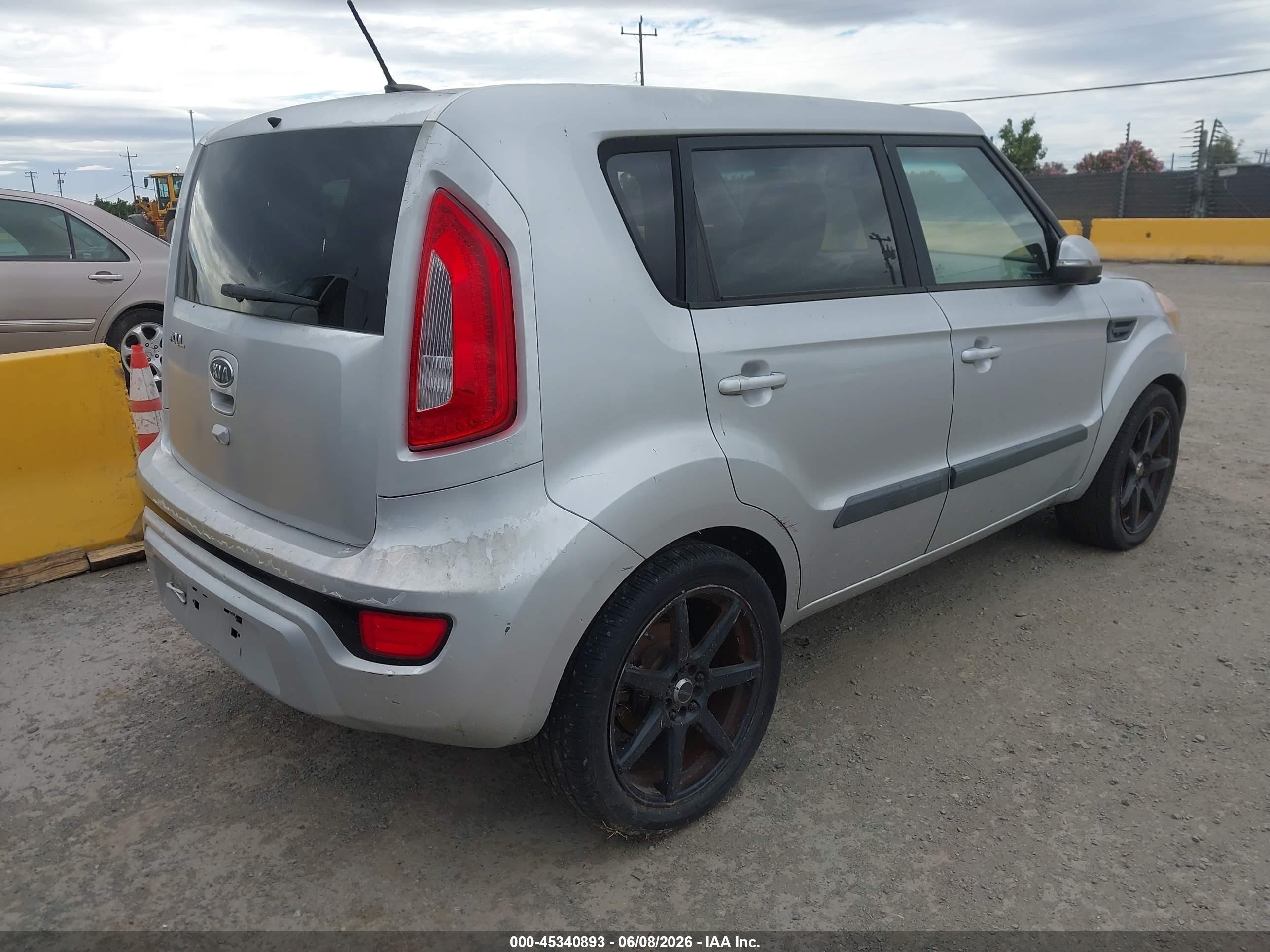 2012 Kia Soul ! Gray vin: KNDJT2A65C7412307