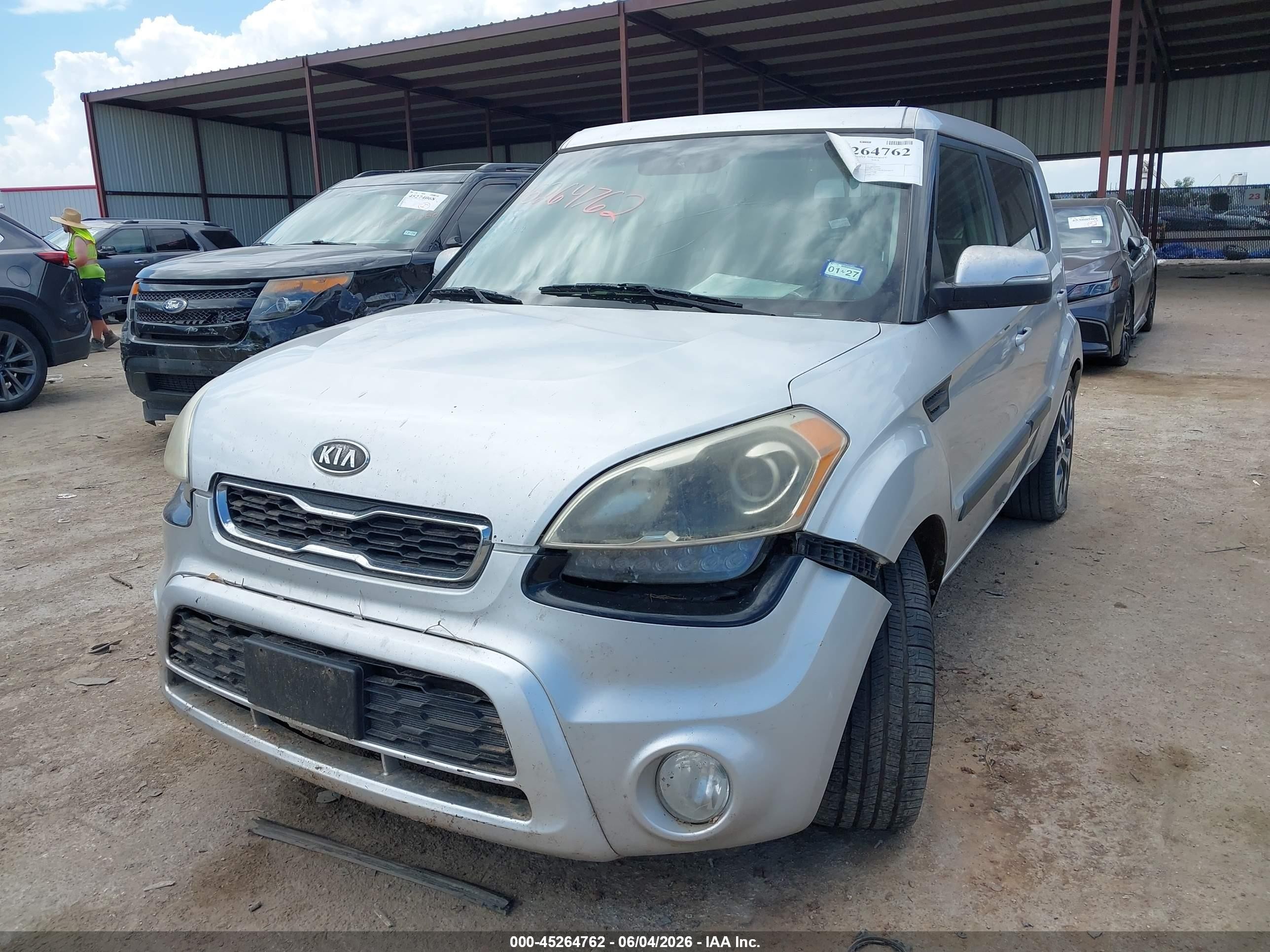 2012 Kia Soul ! Серебряный vin: KNDJT2A65C7415854