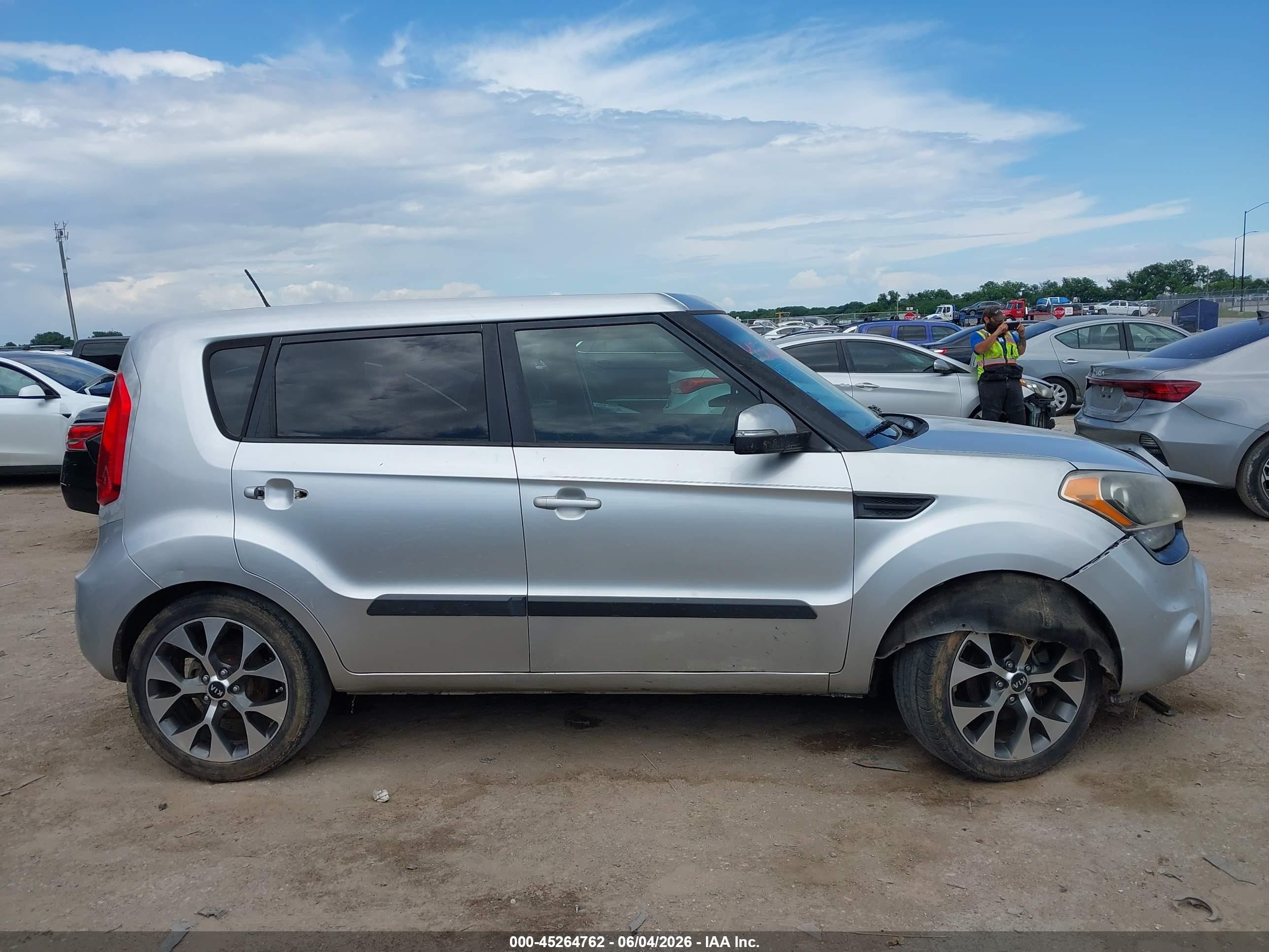 2012 Kia Soul ! Серебряный vin: KNDJT2A65C7415854