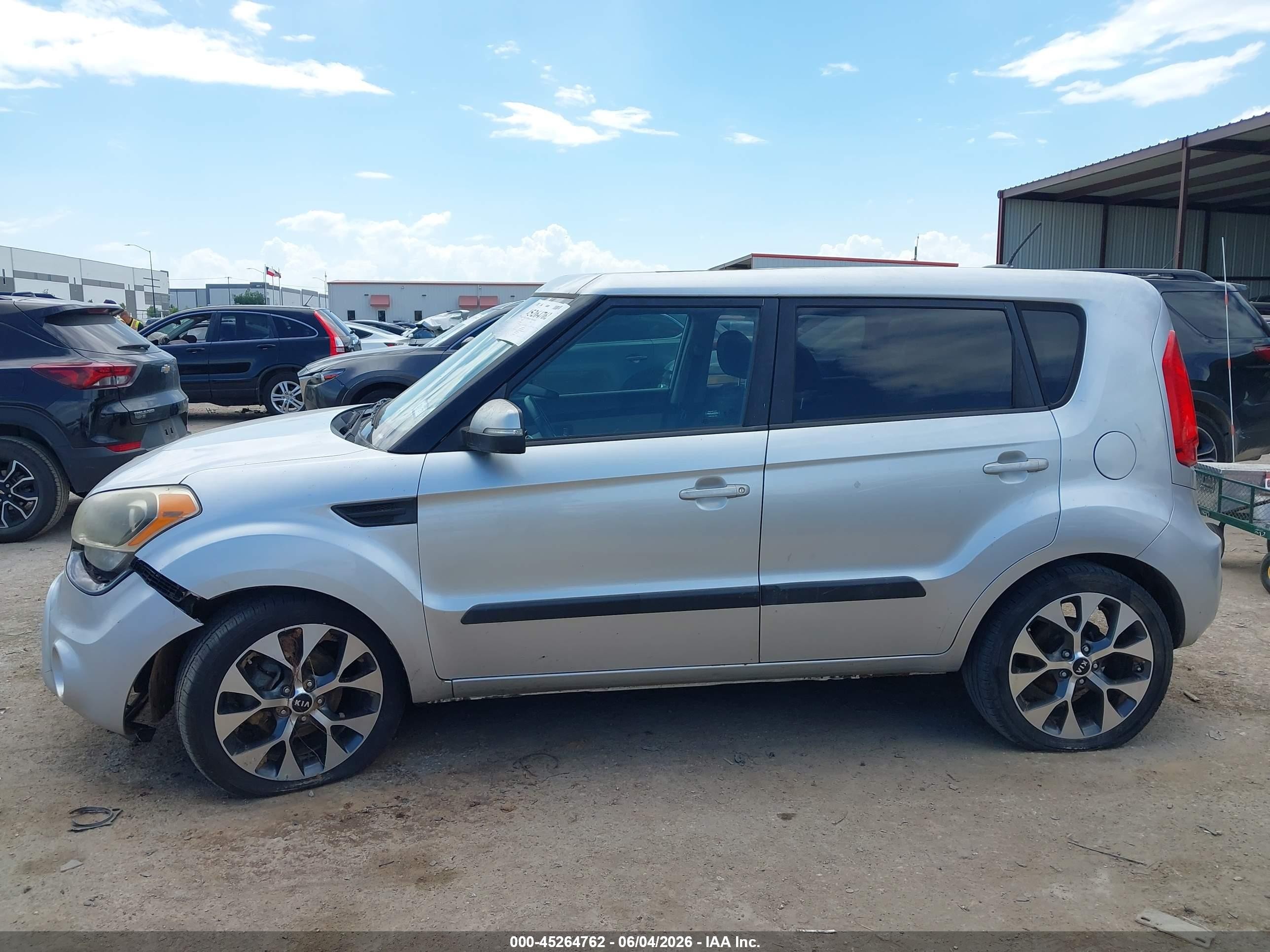 2012 Kia Soul ! Серебряный vin: KNDJT2A65C7415854