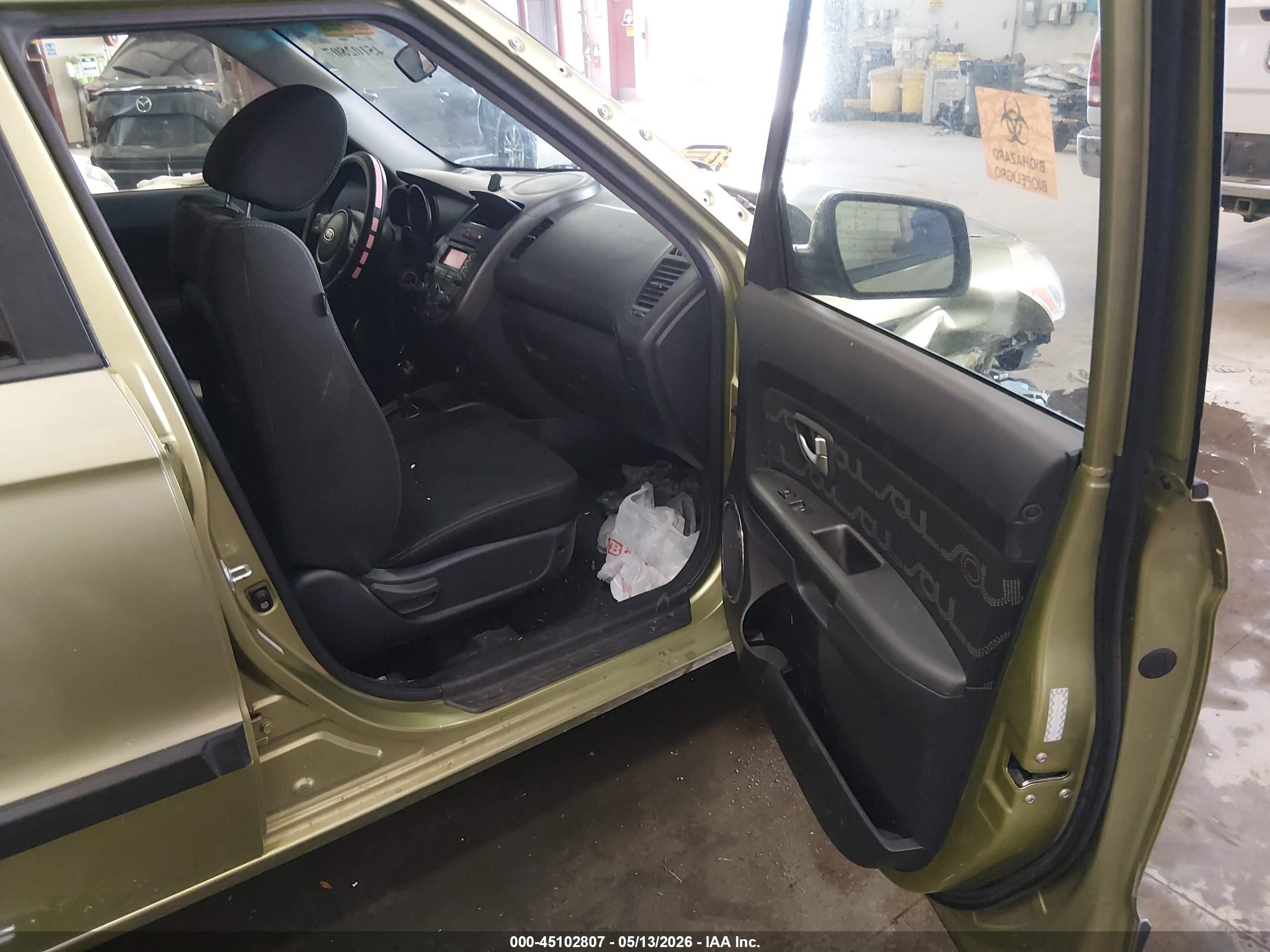 2012 Kia Soul + Green vin: KNDJT2A65C7445100