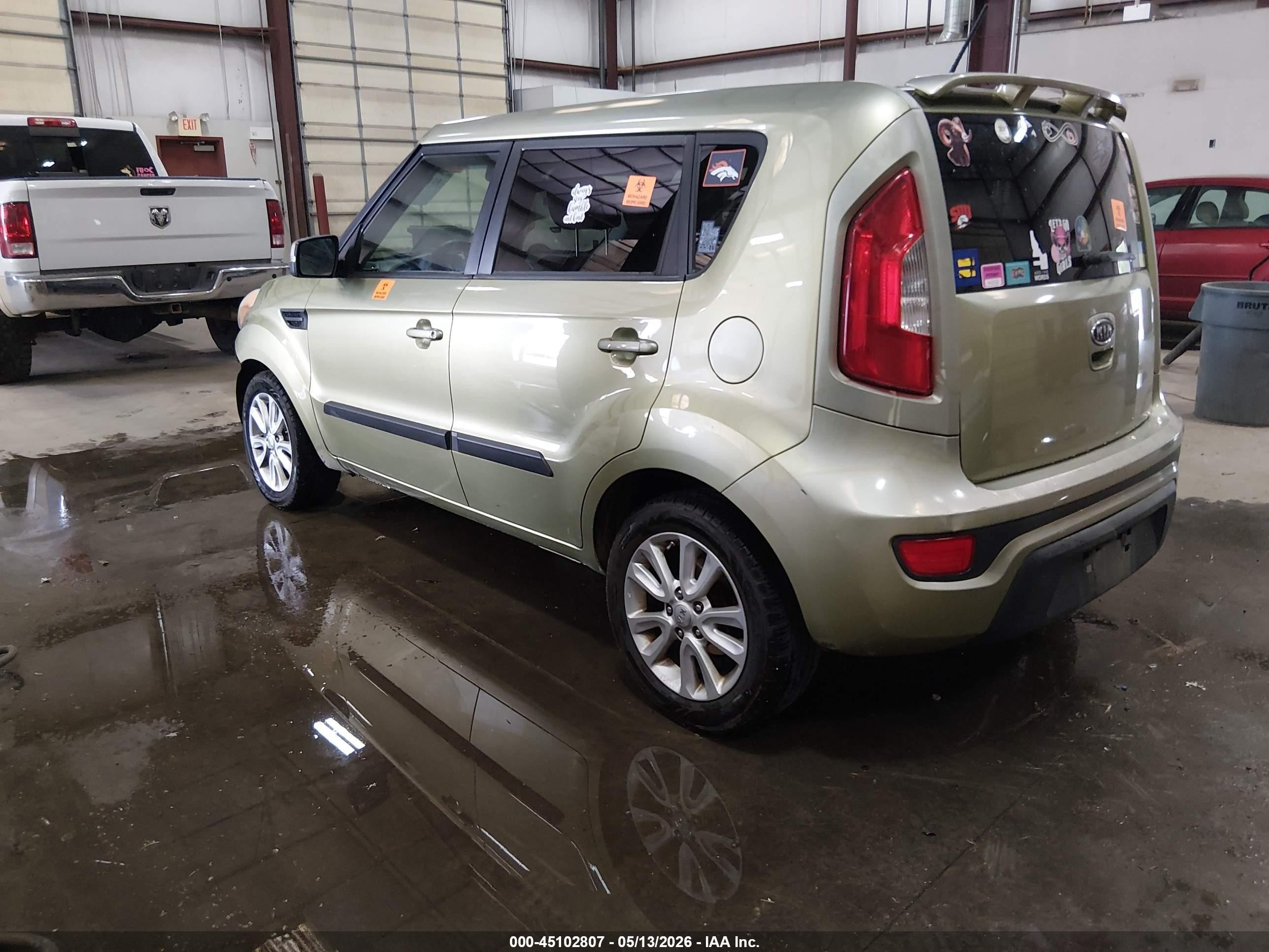 2012 Kia Soul + Green vin: KNDJT2A65C7445100