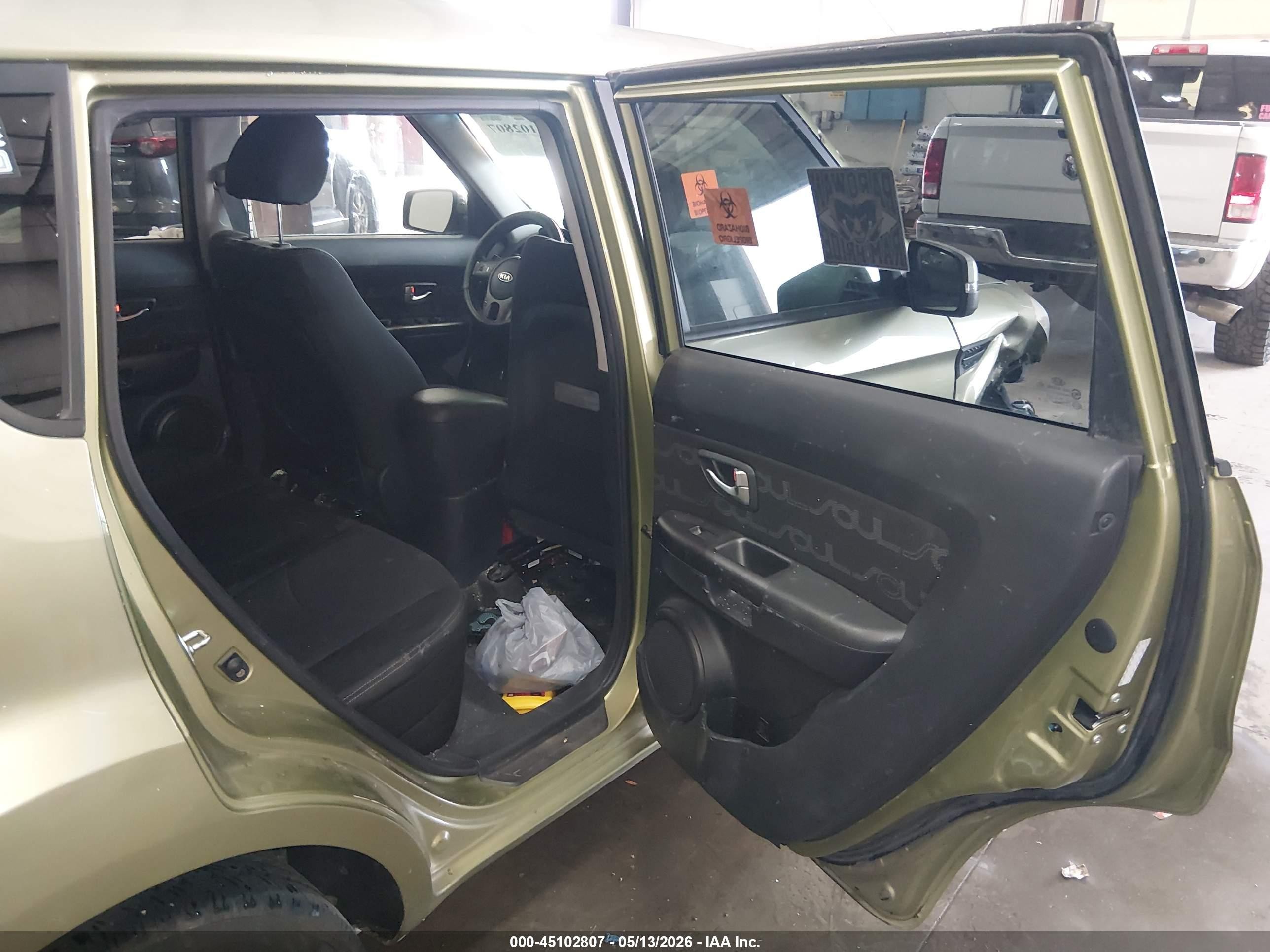 2012 Kia Soul + Green vin: KNDJT2A65C7445100