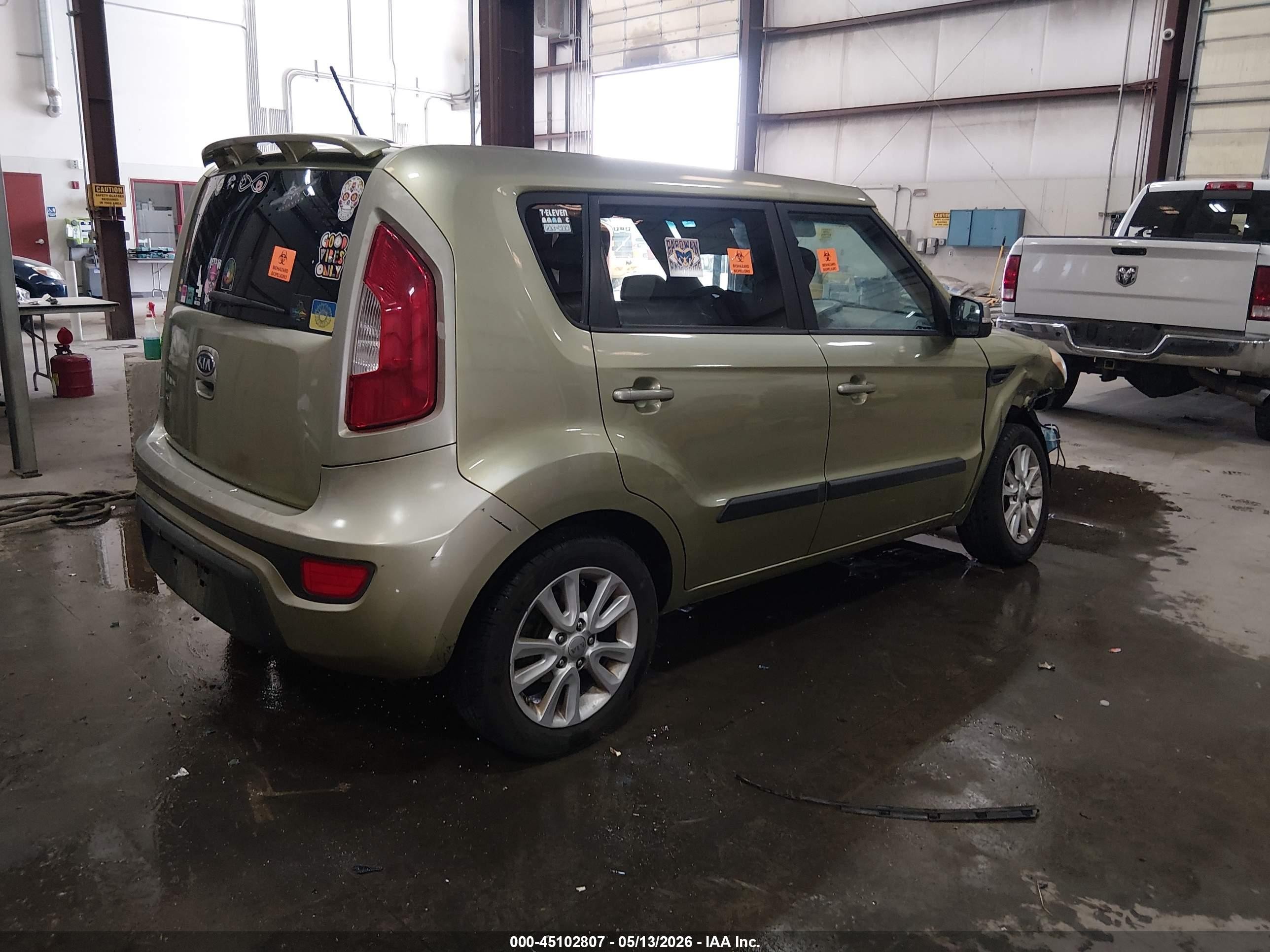 2012 Kia Soul + Green vin: KNDJT2A65C7445100