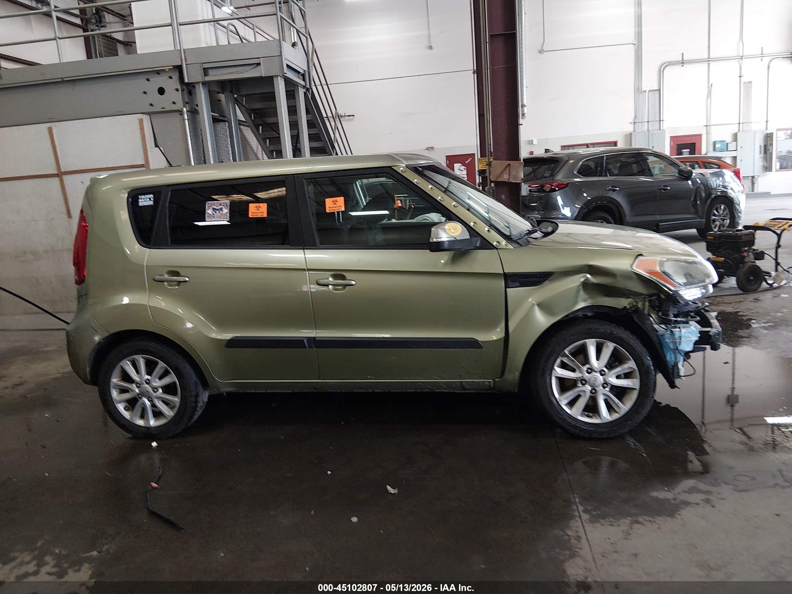 2012 Kia Soul + Green vin: KNDJT2A65C7445100