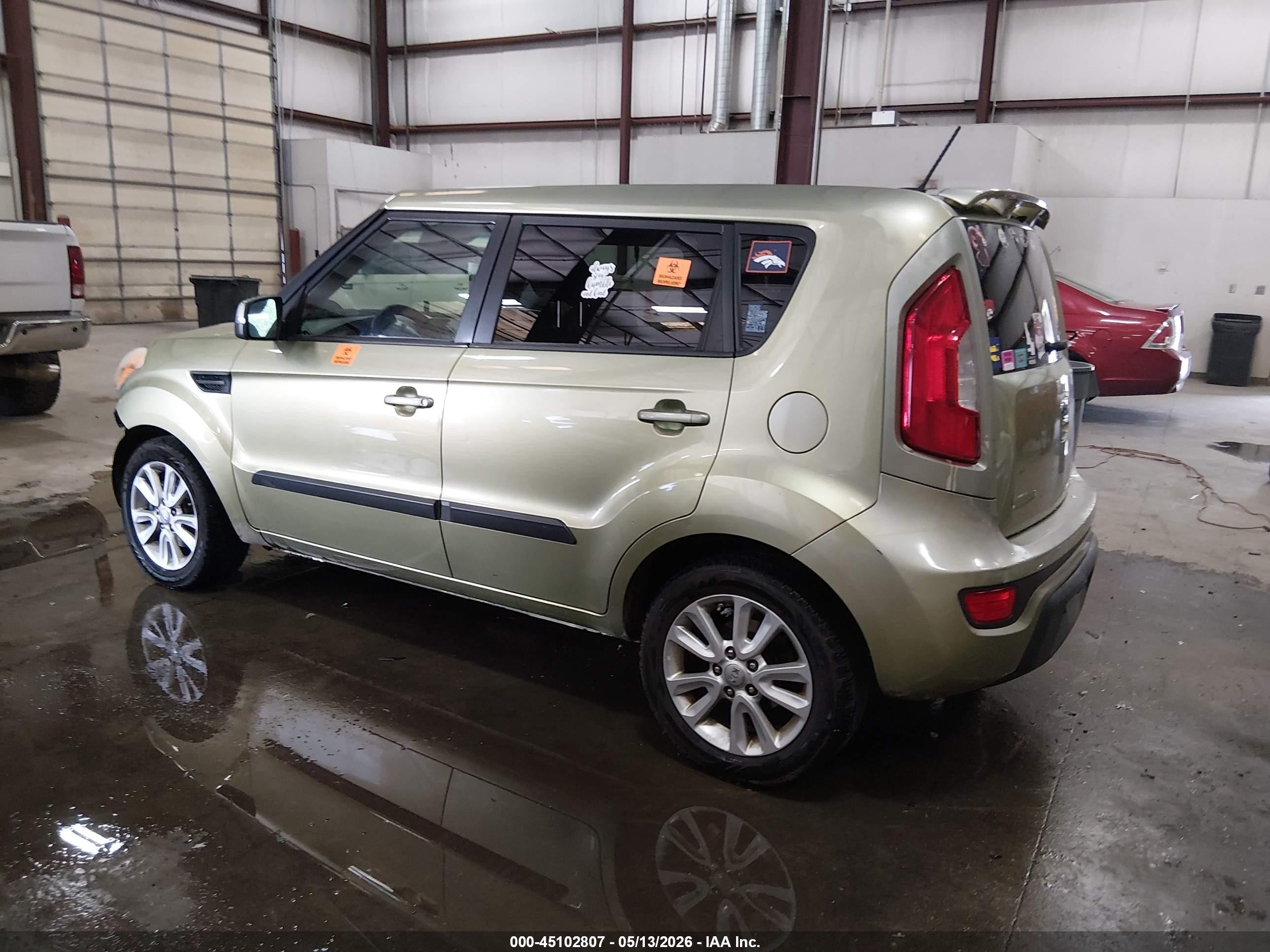 2012 Kia Soul + Green vin: KNDJT2A65C7445100