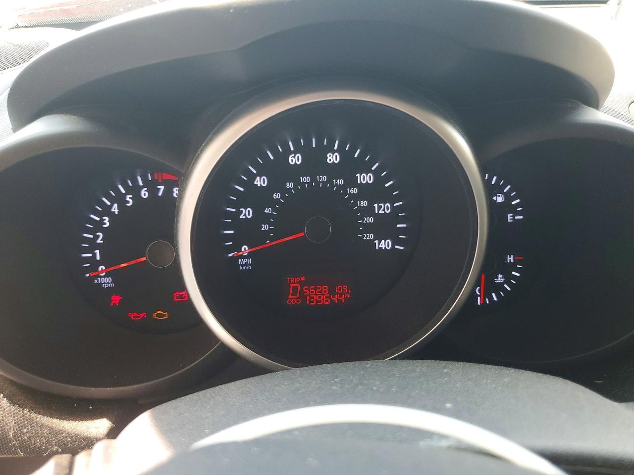 2012 Kia Soul + Red vin: KNDJT2A65C7472118