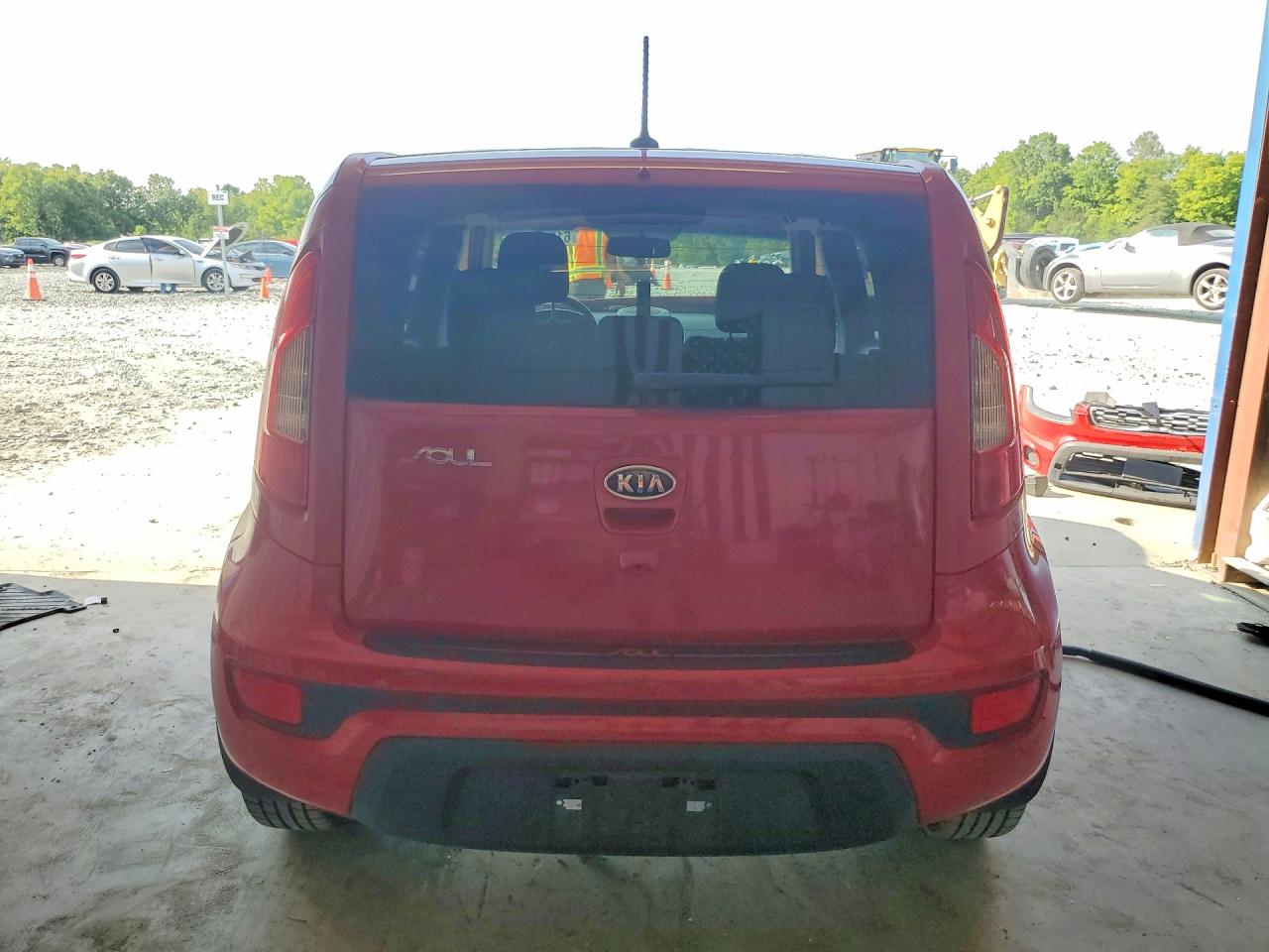 2012 Kia Soul + Red vin: KNDJT2A65C7472118