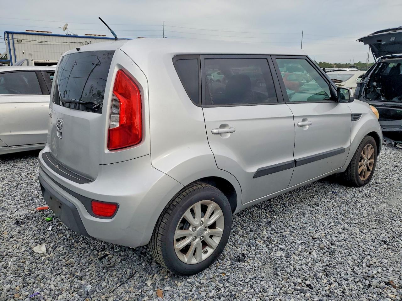 2012 Kia Soul + Silver vin: KNDJT2A65C7476931