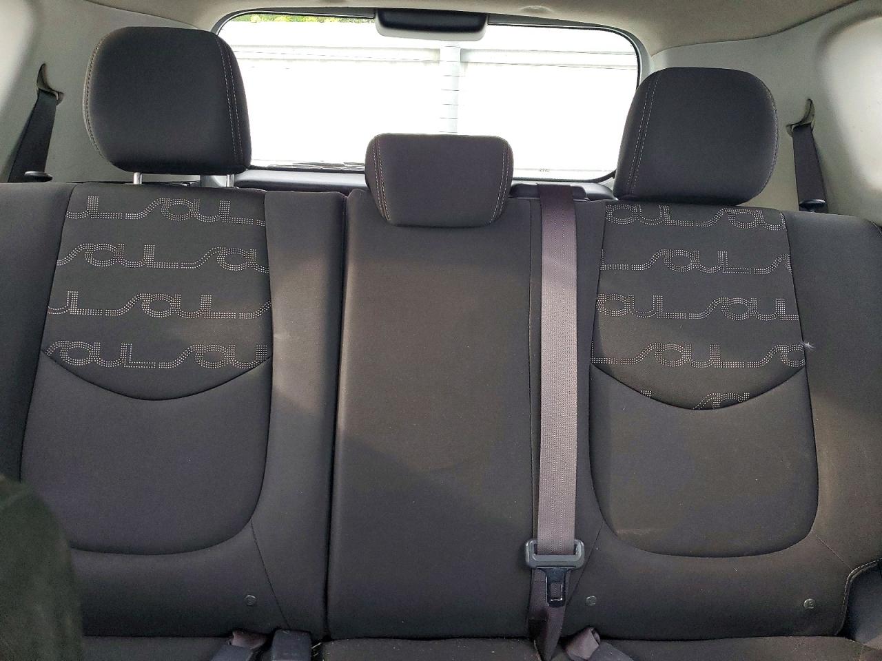 2012 Kia Soul + Silver vin: KNDJT2A65C7476931