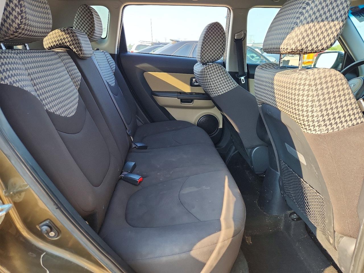 2012 Kia Soul ! Brown vin: KNDJT2A65C7479067