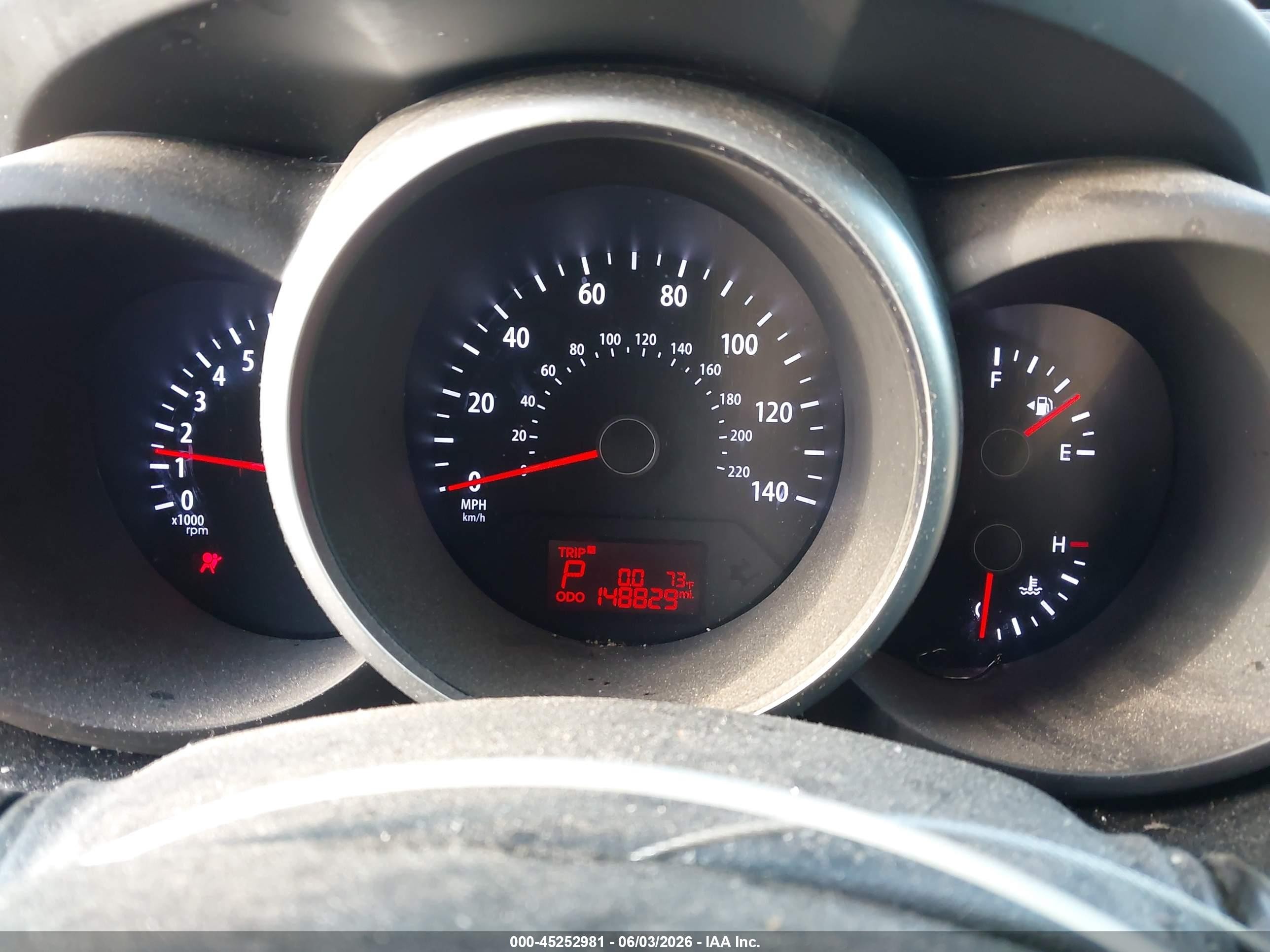 2012 Kia Soul + Black vin: KNDJT2A65C7747096