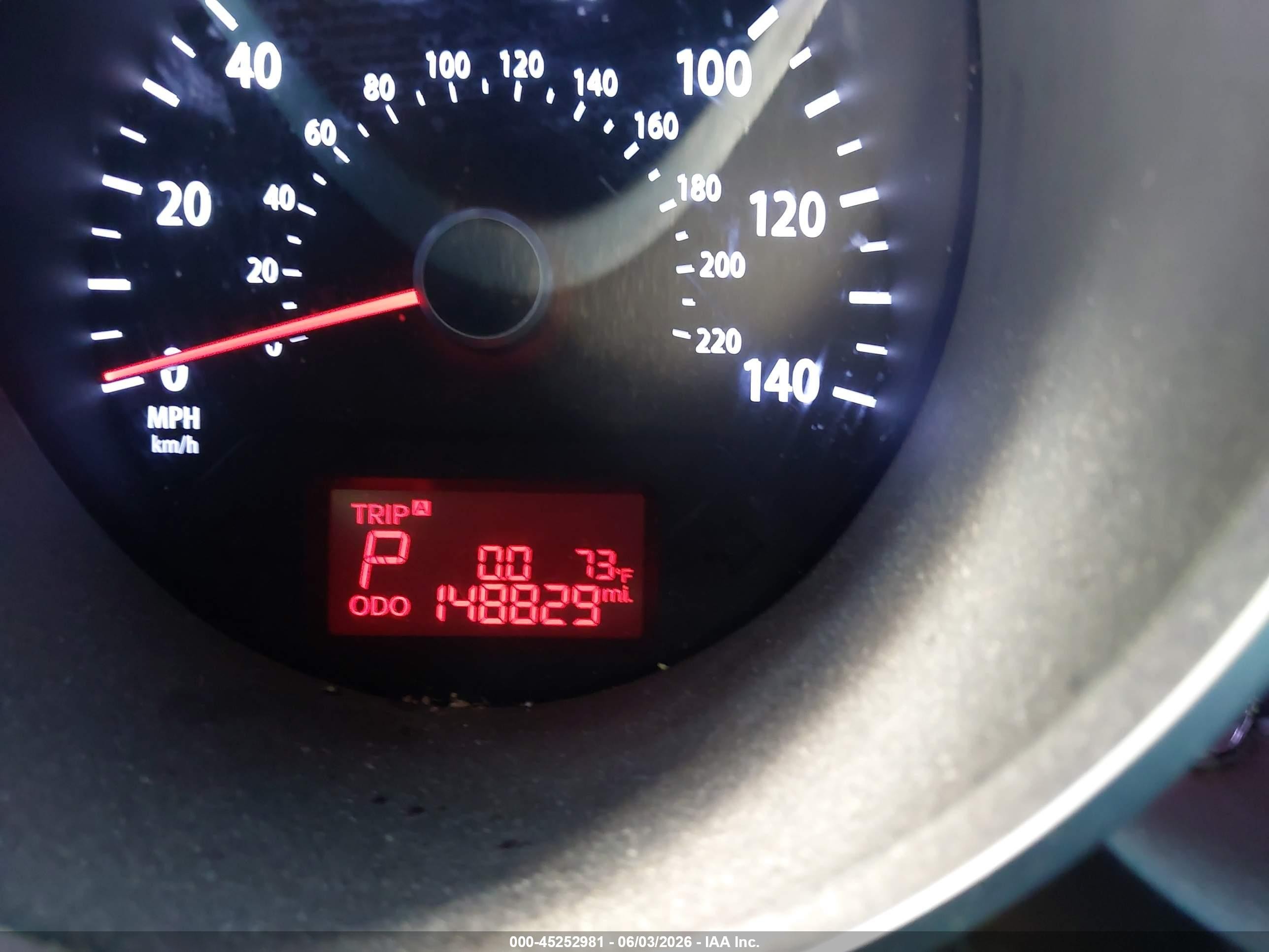 2012 Kia Soul + Black vin: KNDJT2A65C7747096