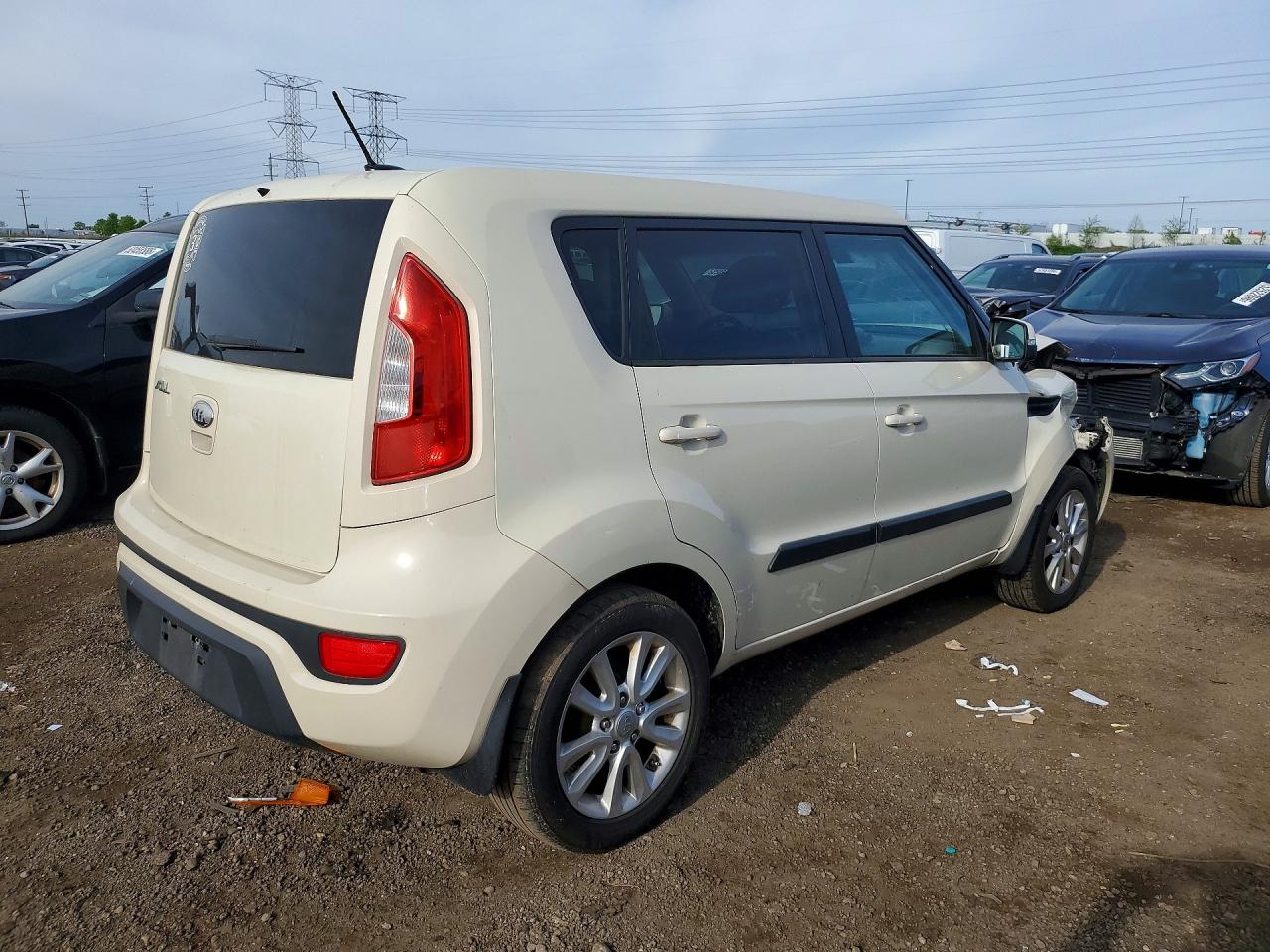 2013 Kia Soul + Tan vin: KNDJT2A65D7531119