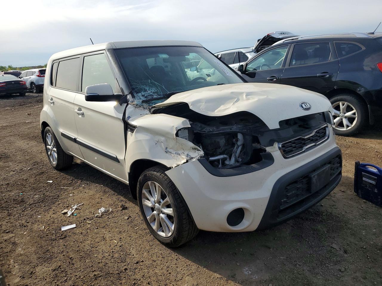 2013 Kia Soul + Tan vin: KNDJT2A65D7531119
