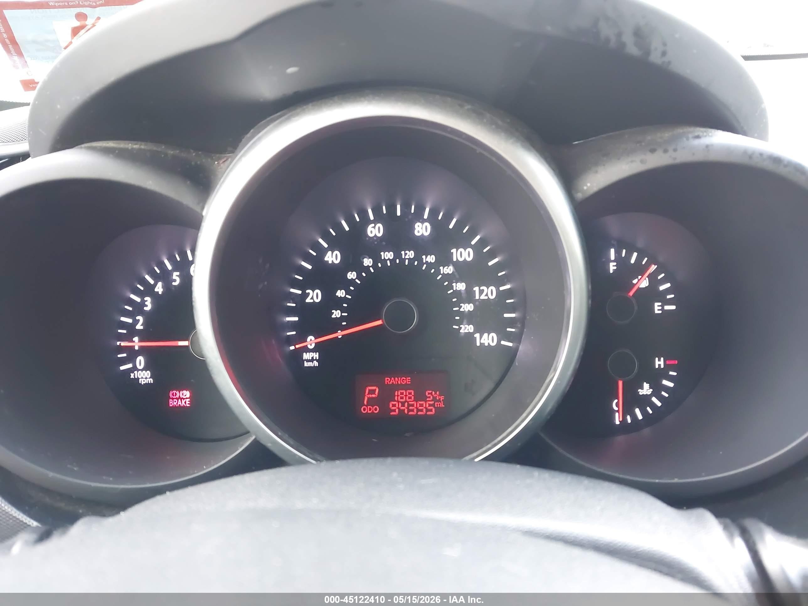 2013 Kia Soul + Black vin: KNDJT2A65D7545327