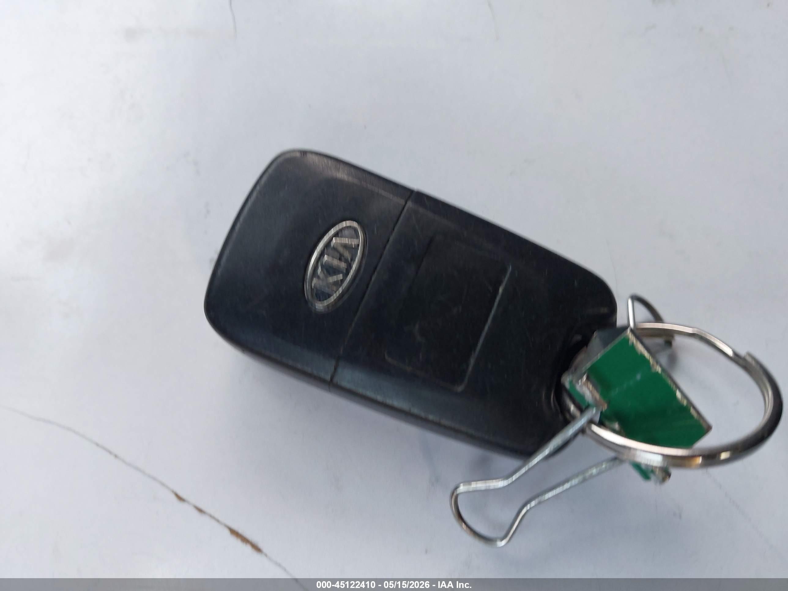 2013 Kia Soul + Black vin: KNDJT2A65D7545327