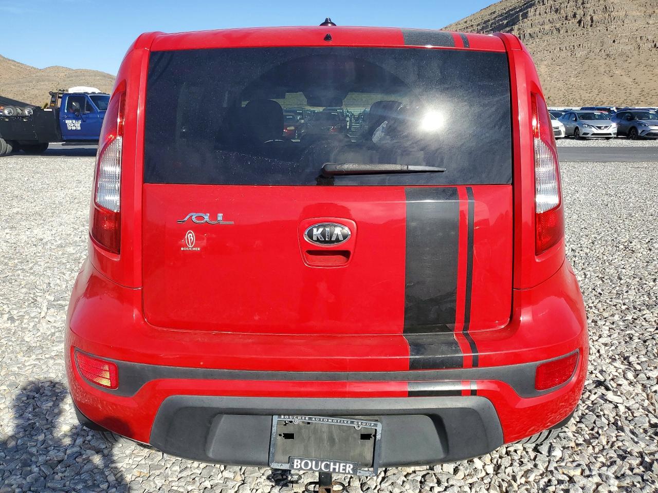2013 Kia Soul + Red vin: KNDJT2A65D7550270