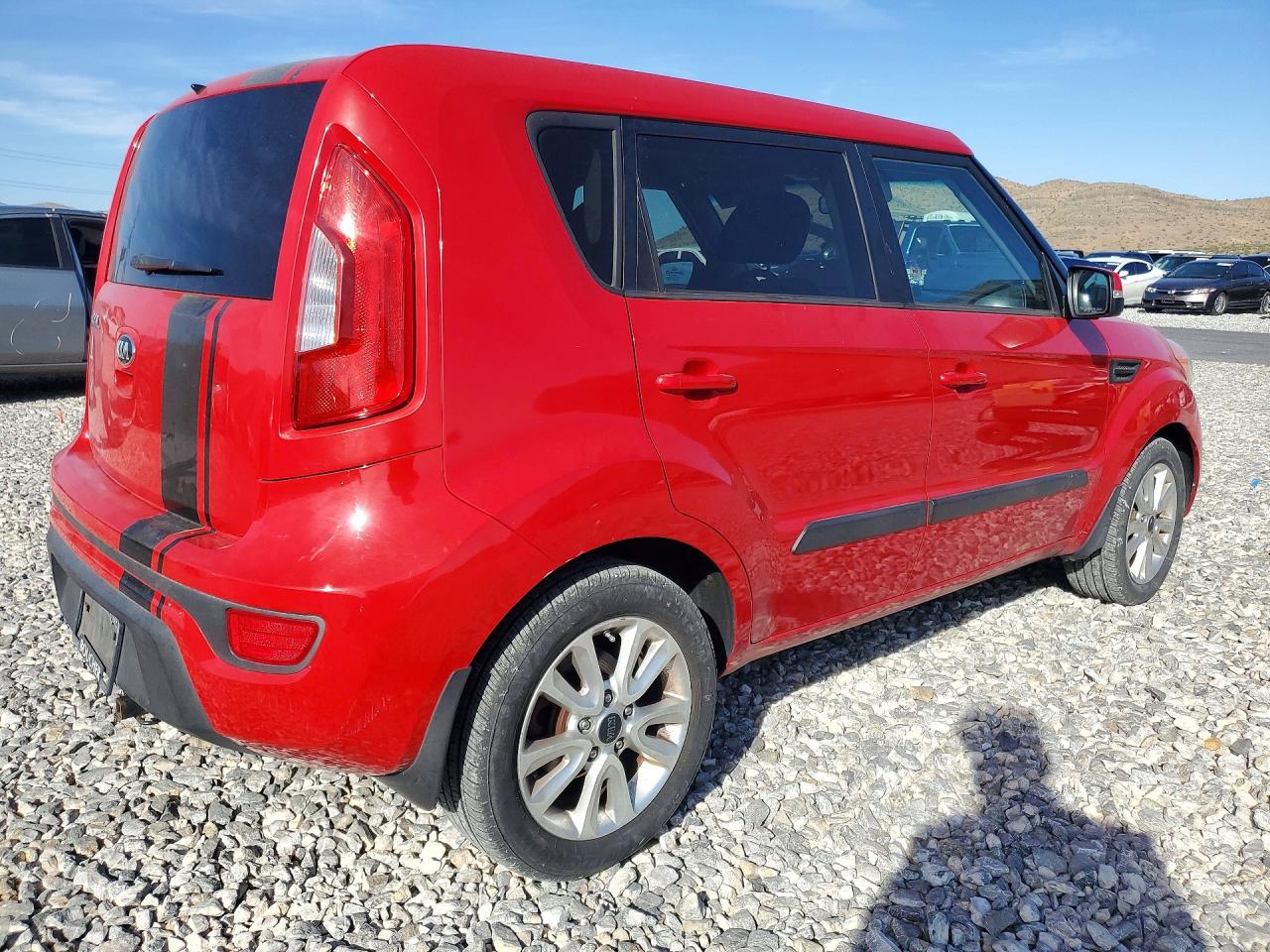 2013 Kia Soul + Red vin: KNDJT2A65D7550270